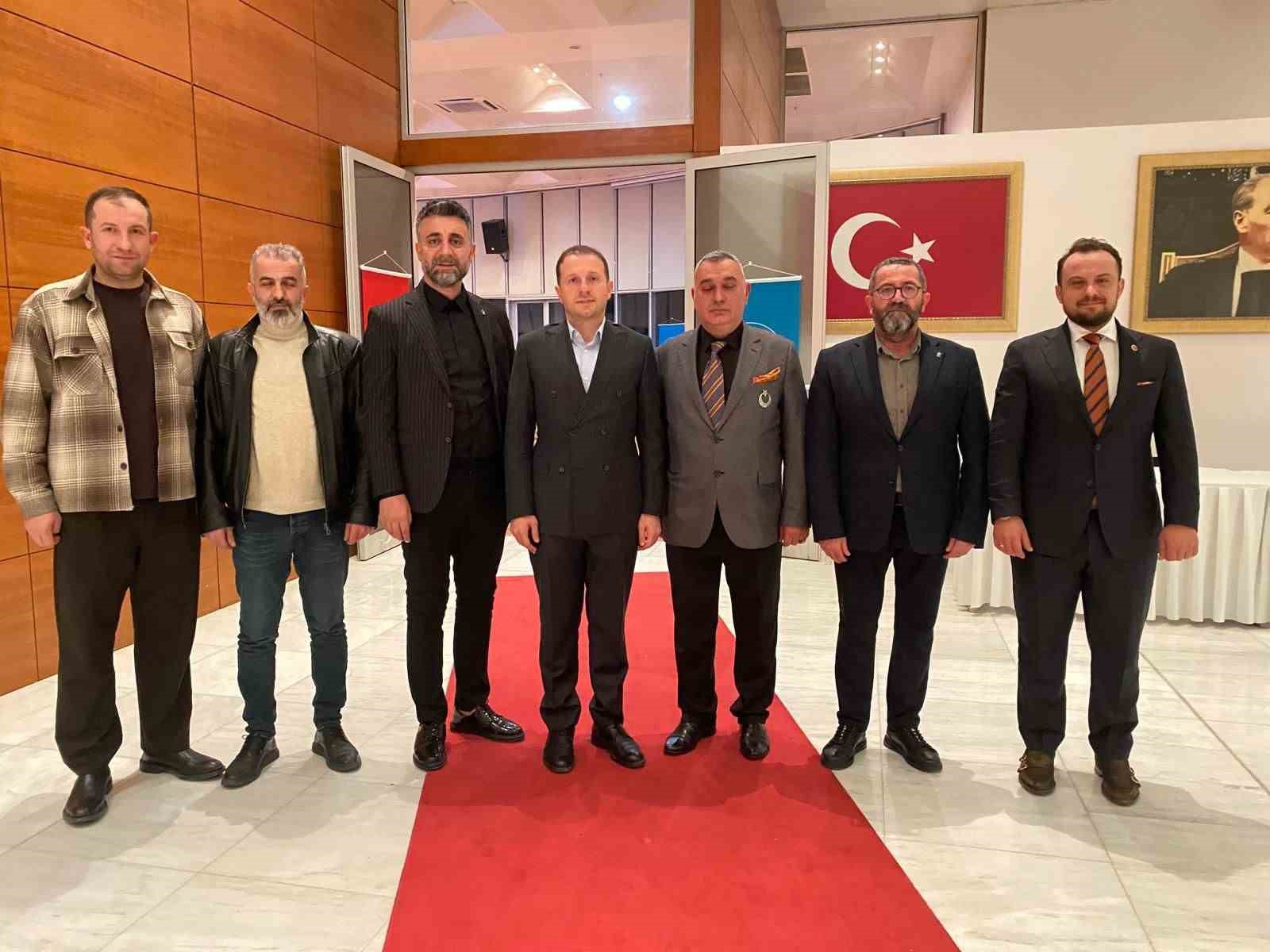 Ercan Özel, yılın en başarılı belediye başkanı seçildi
