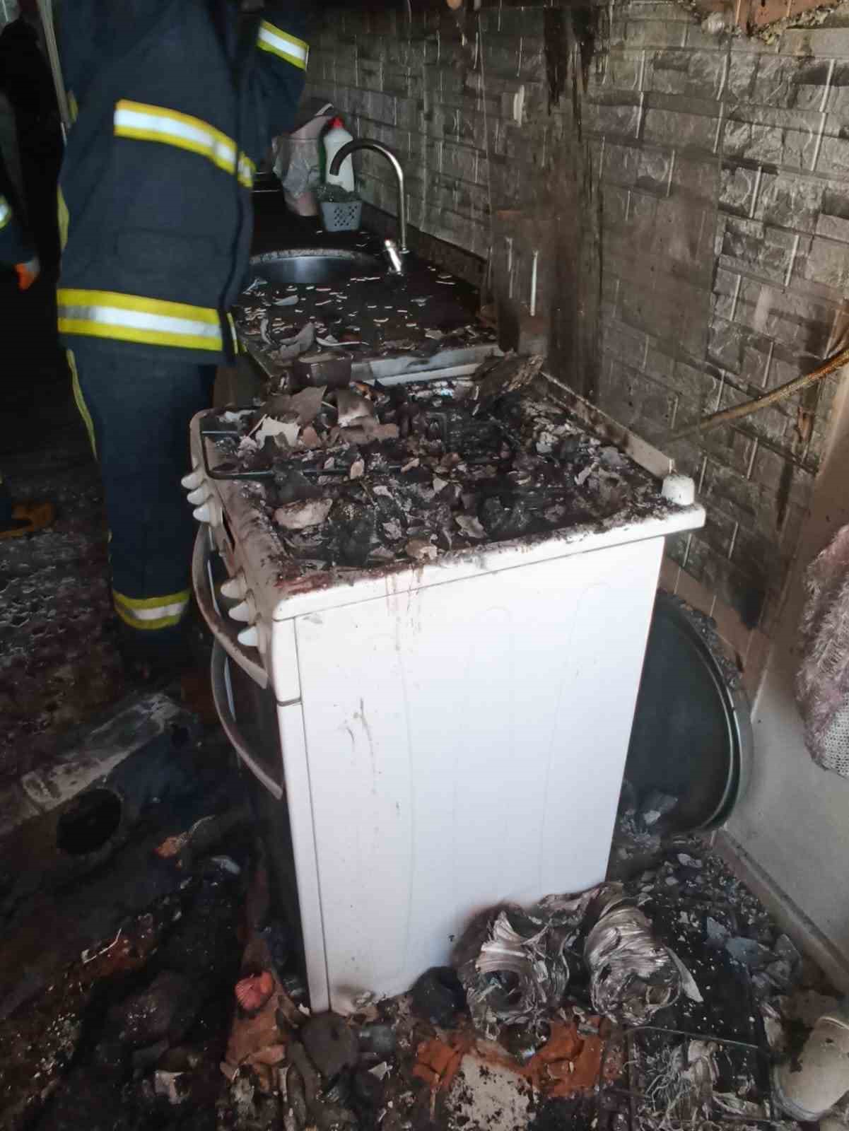 Erciş’te 3 ayrı yangın
