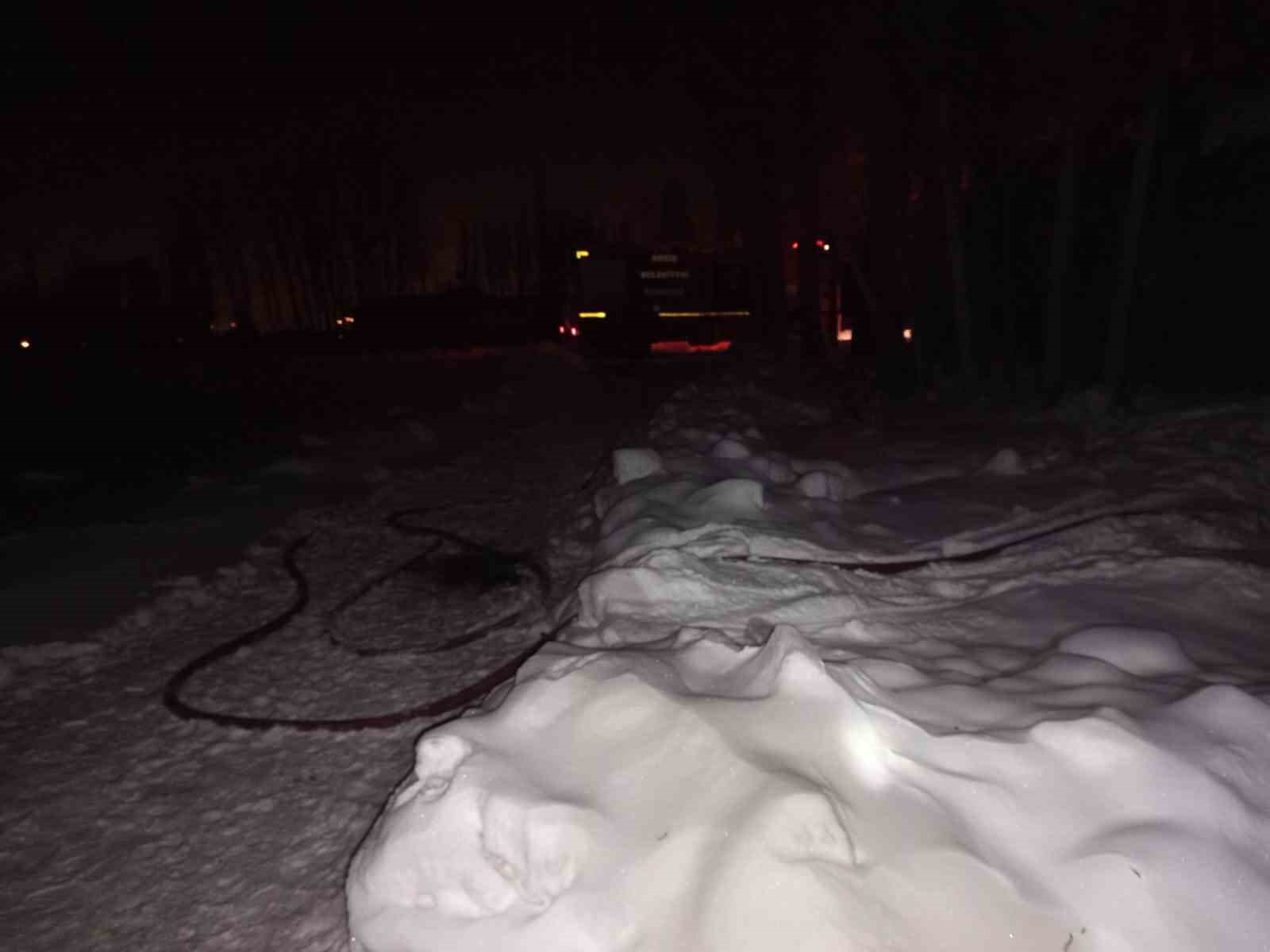 Erciş’te 3 ayrı yangın
