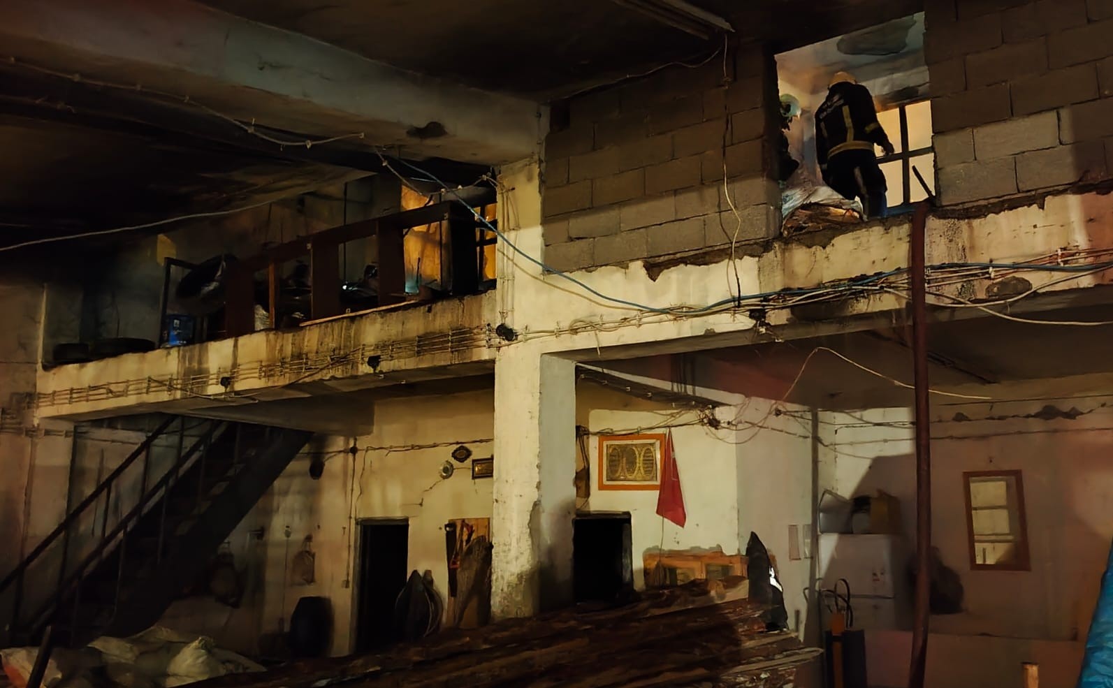 Erciş’te iş yeri yangını
