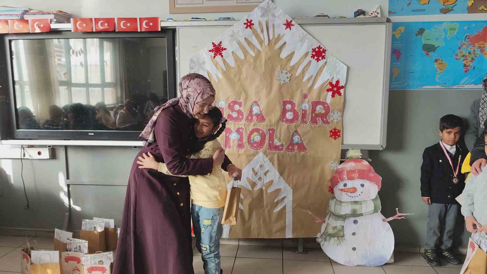 Erciş’te öğrencilerin karne sevinci
