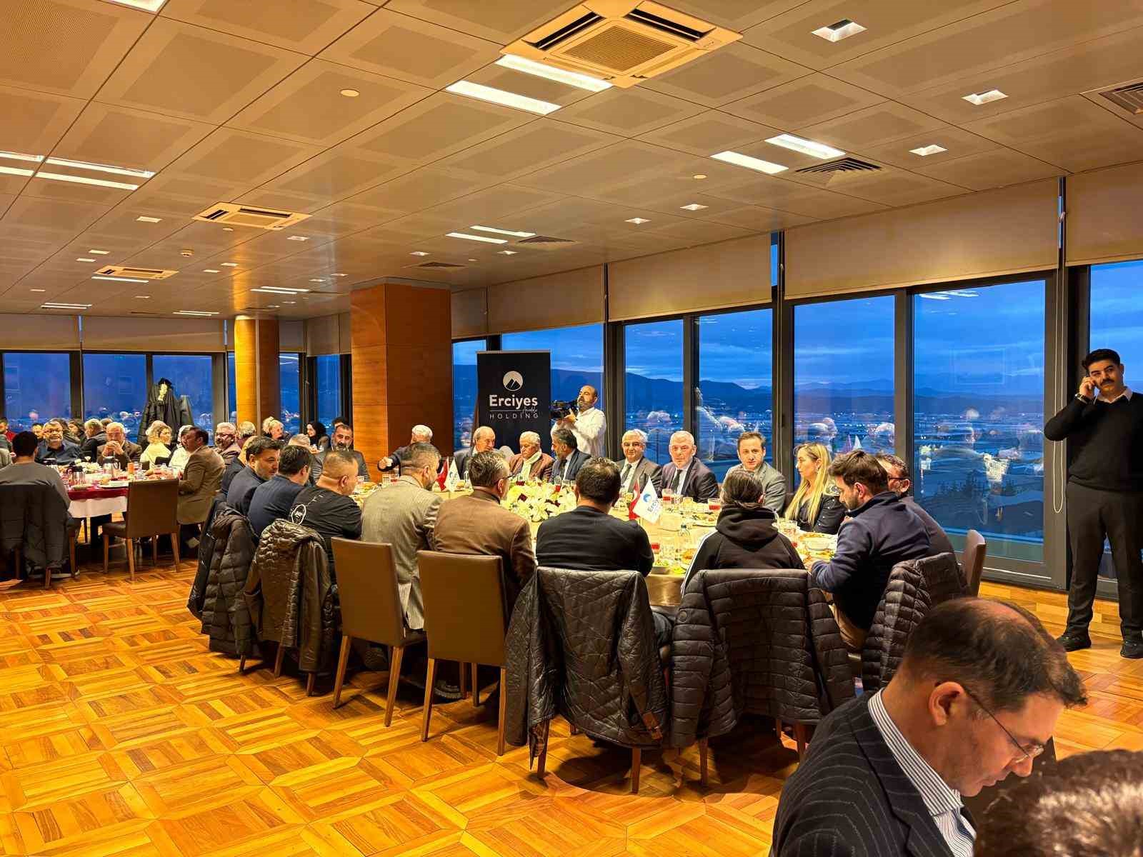 Erciyes Anadolu Holding iftarda basın mensuplarını ağırladı
