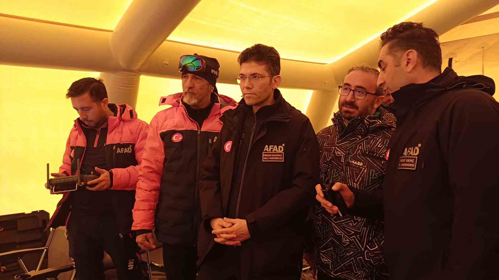 Erciyes’te gerçeği aratmayan çığ tatbikatı
