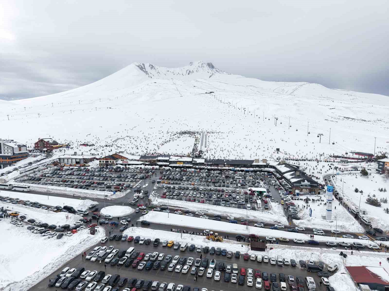 Erciyes’te hafta sonu yoğunluğu
