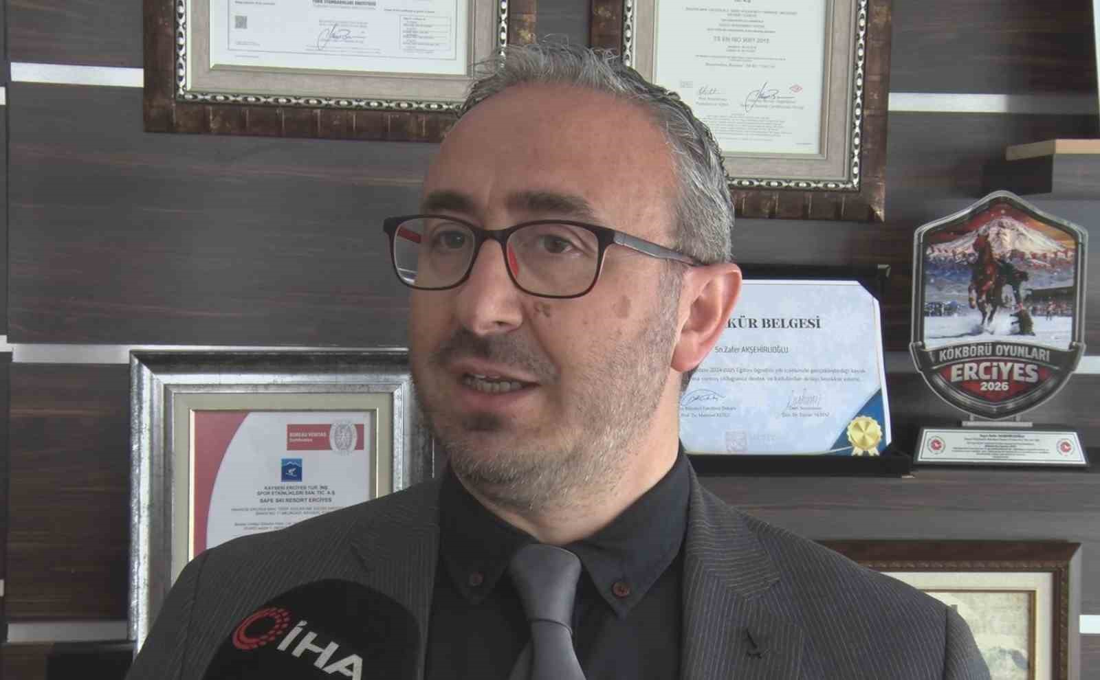 Erciyes’te kayak keyfi nisanda da sürecek
