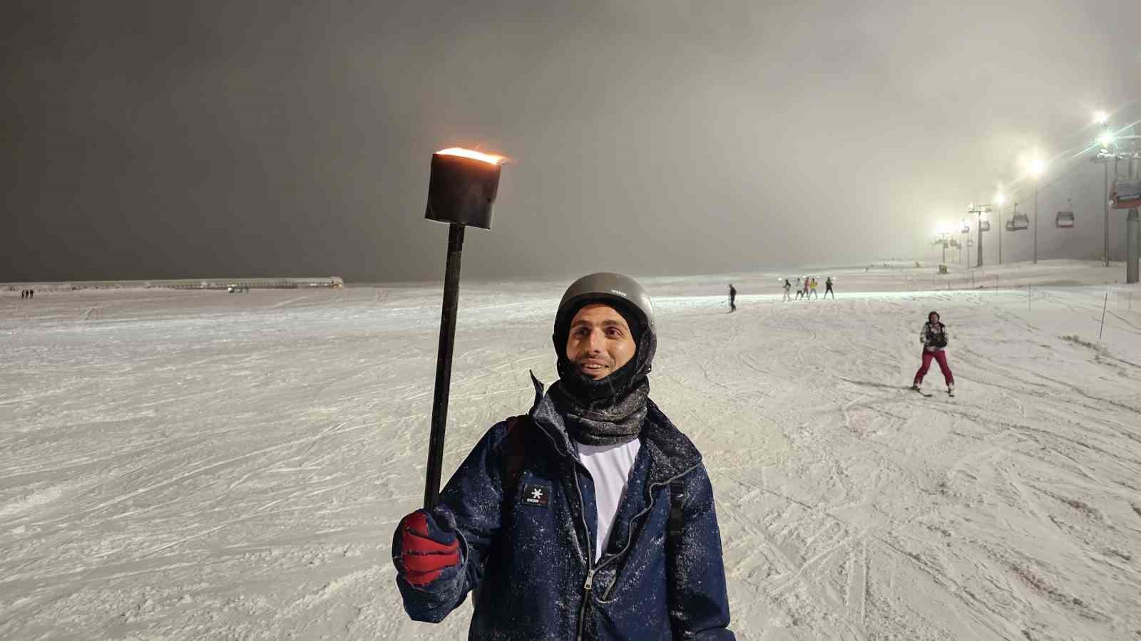 Erciyes’te meşaleli kayak
