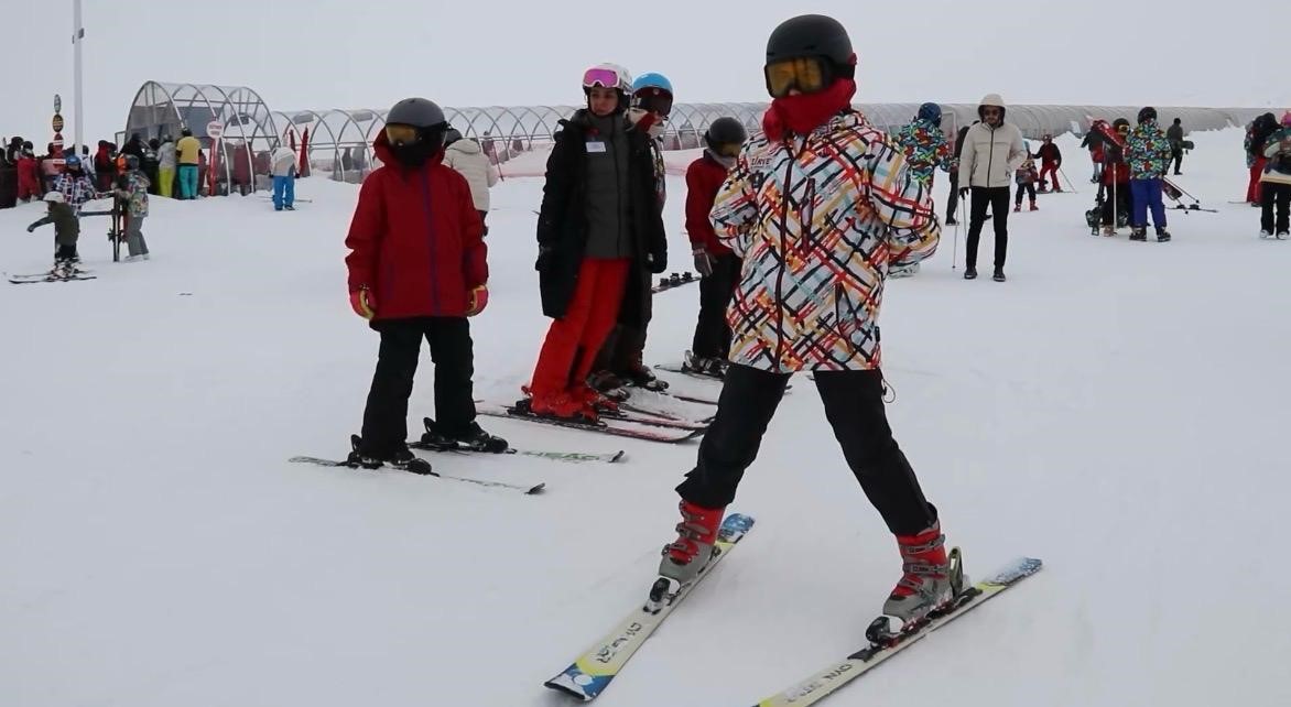Erciyes’te şehit çocuklarına kayak eğitimi

