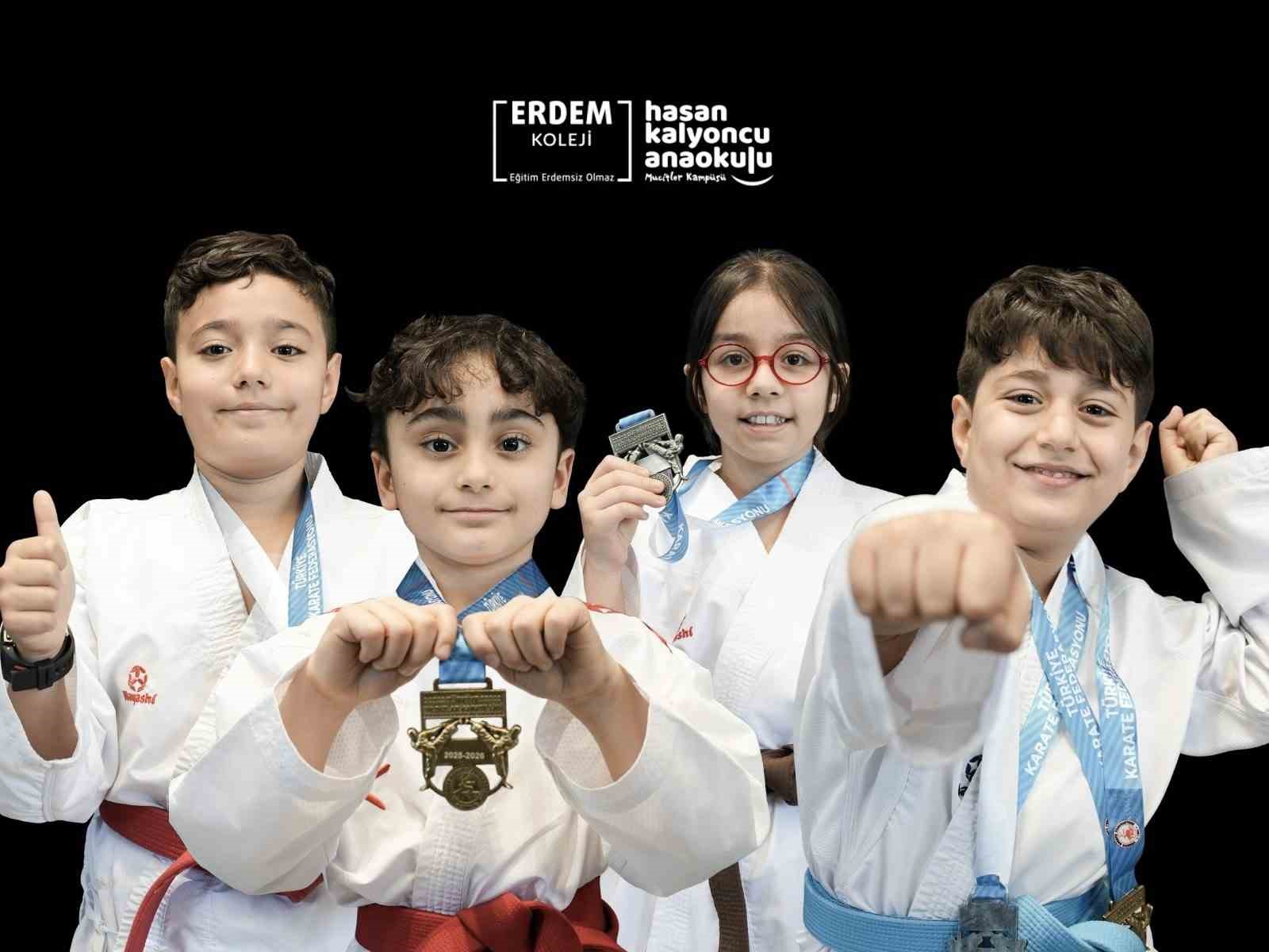 Erdem Koleji’nden Türkiye Karate Ligi’nde güçlü mesaj
Erdem Koleji’nden Türkiye Karate Ligi’nde güçlü mesaj