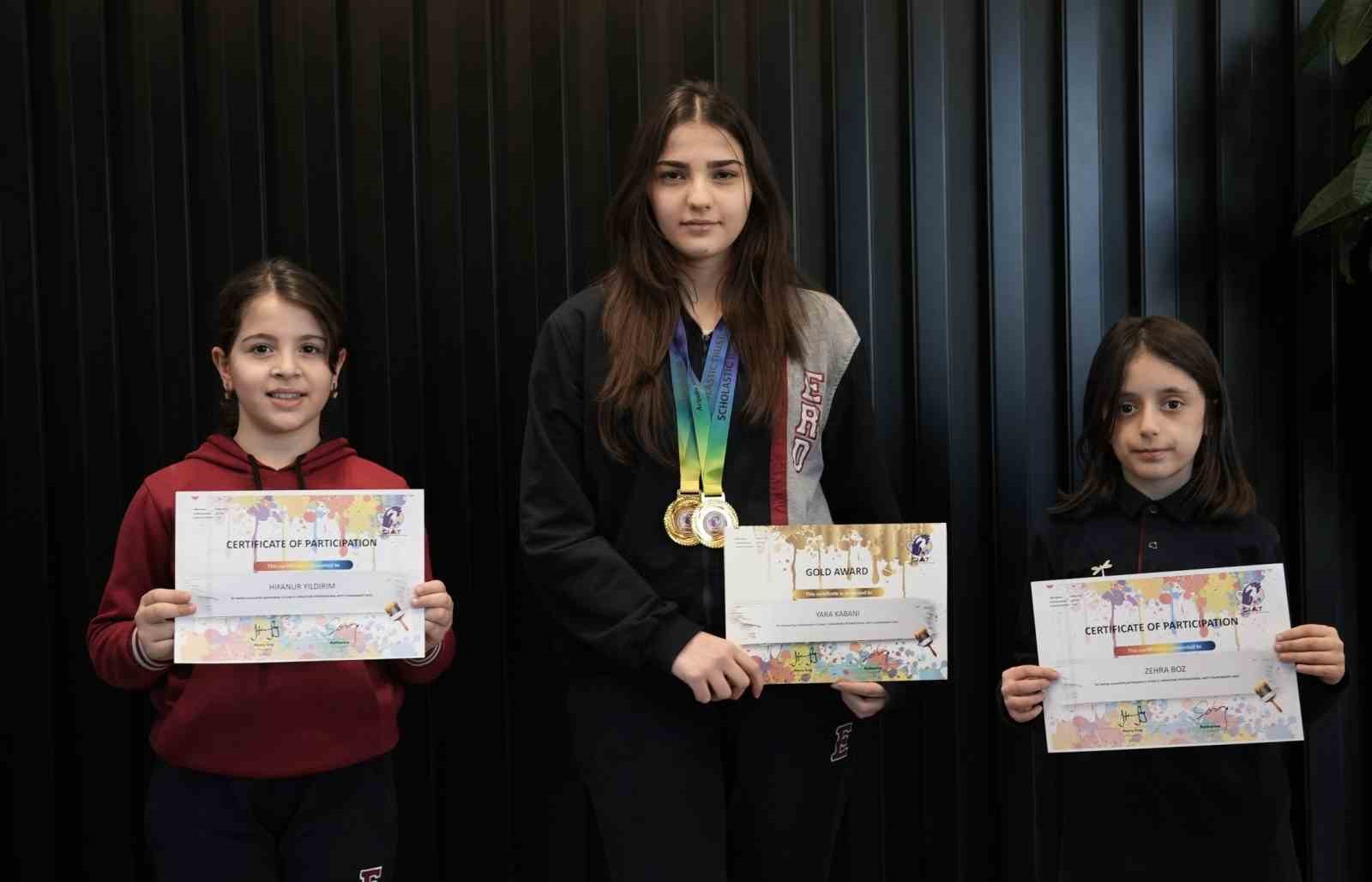 Erdem Koleji’nden uluslararası sanat arenasında çok yönlü başarı
Erdem Koleji’nden uluslararası sanat arenasında çok yönlü başarı