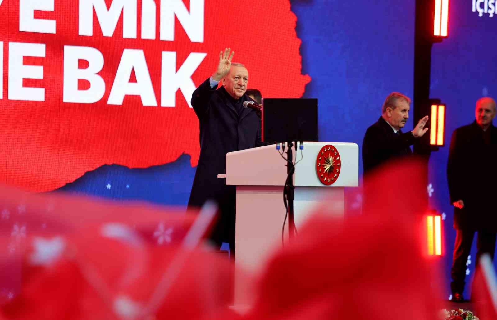 Erdoğan: "İktidarımızın ve ittifakımızın enkaz altında kalmasını bekleyenler büyük bir hayal kırıklığına uğradı"
