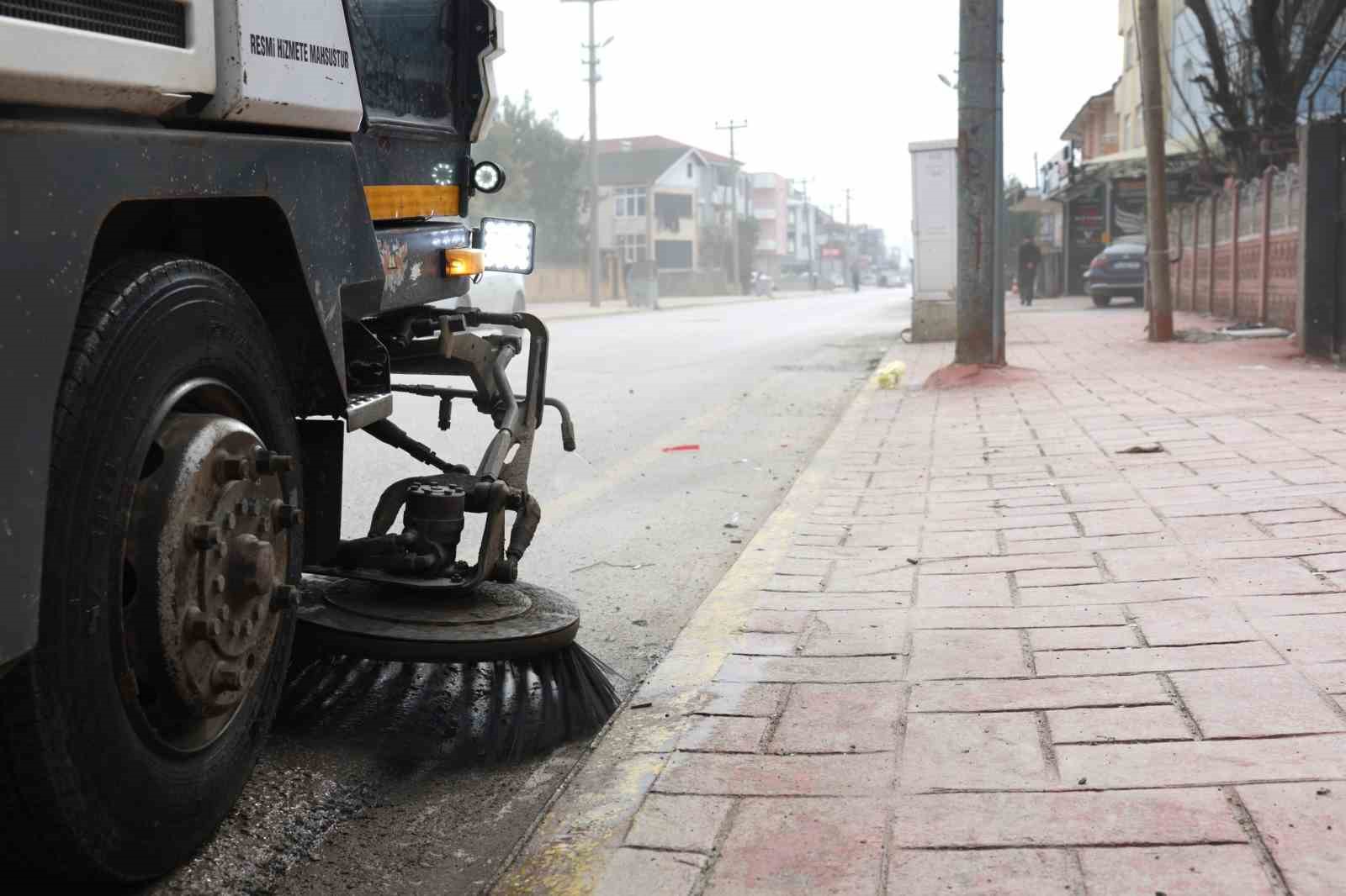 Erenler’de bayram temizliği mesaisi başladı
