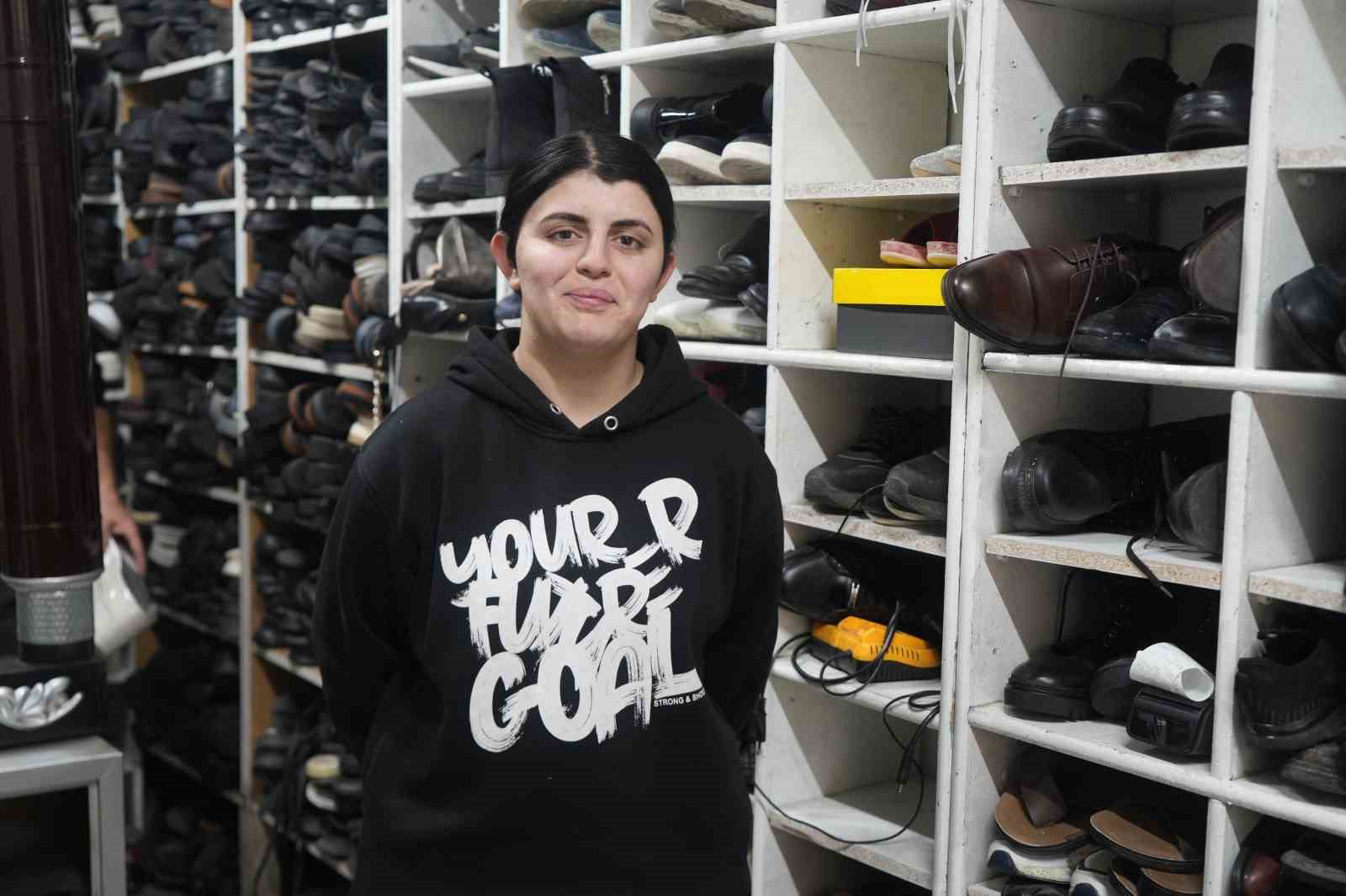 Erkek egemen mesleğe kadın eli değdi
