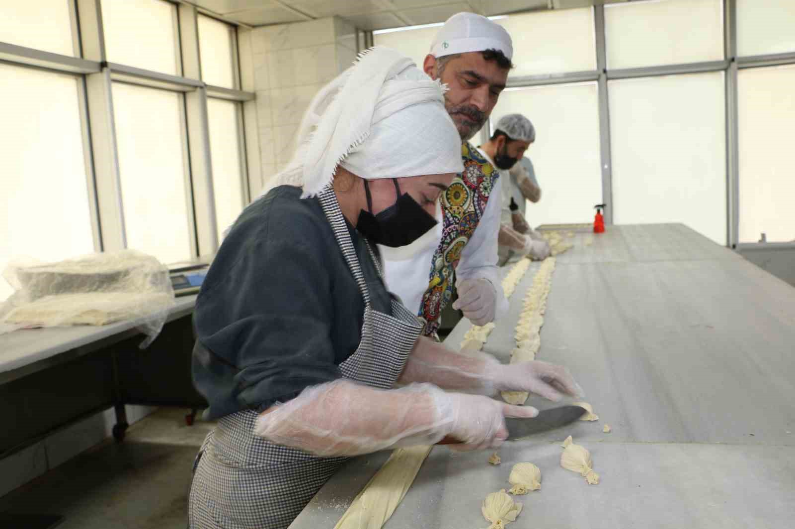 Erkek hegemonyasına kadın eli değdi
