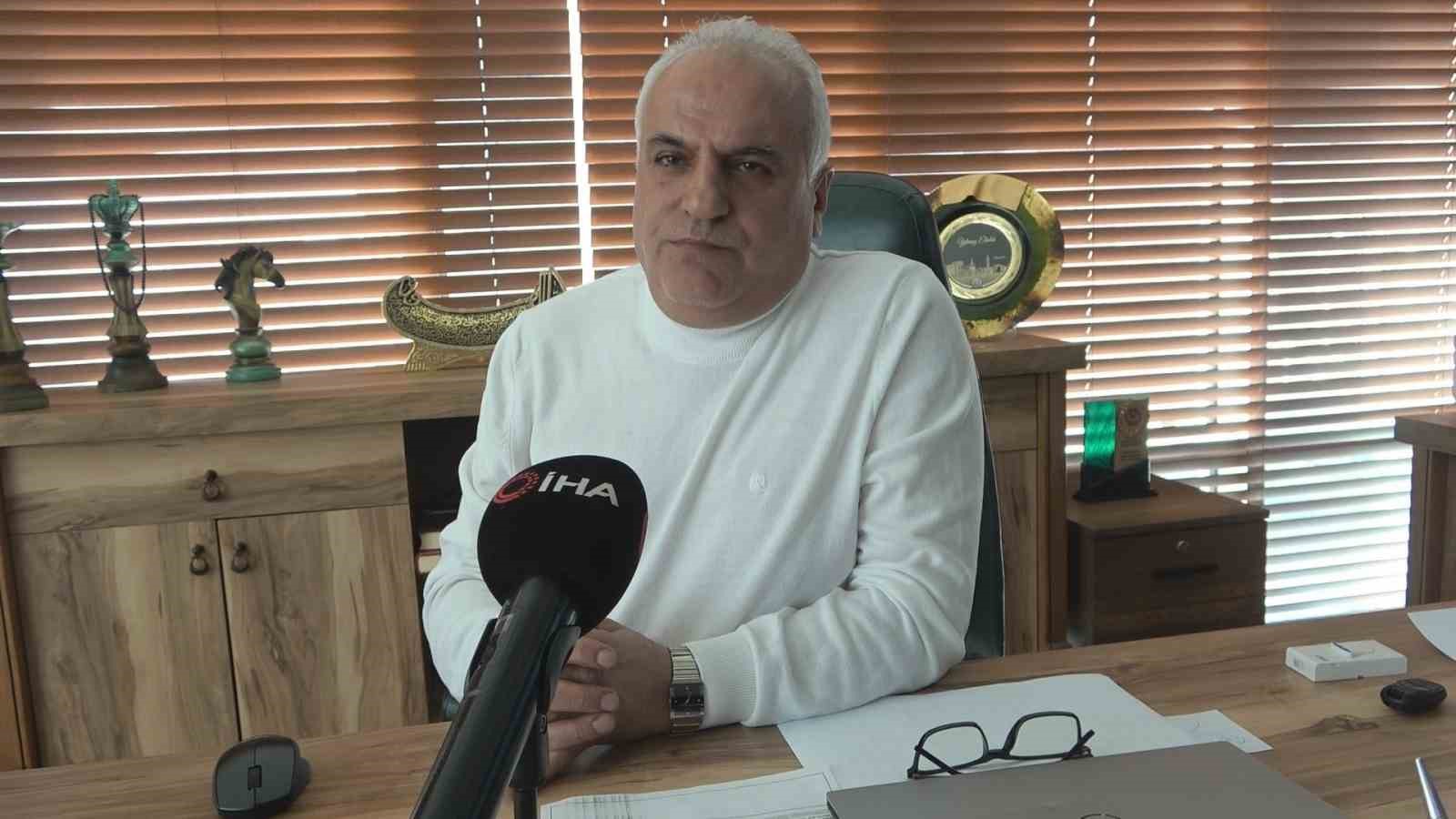 Erkek hegemonyasına kadın eli değdi
