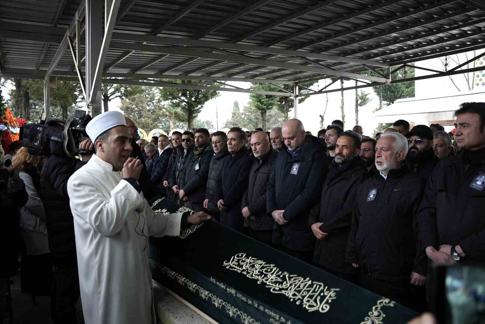 Erol Köse son yolculuğuna uğurlandı
