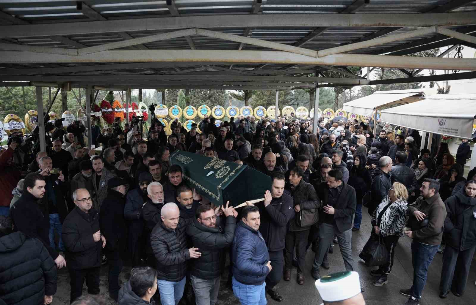 Erol Köse son yolculuğuna uğurlandı
