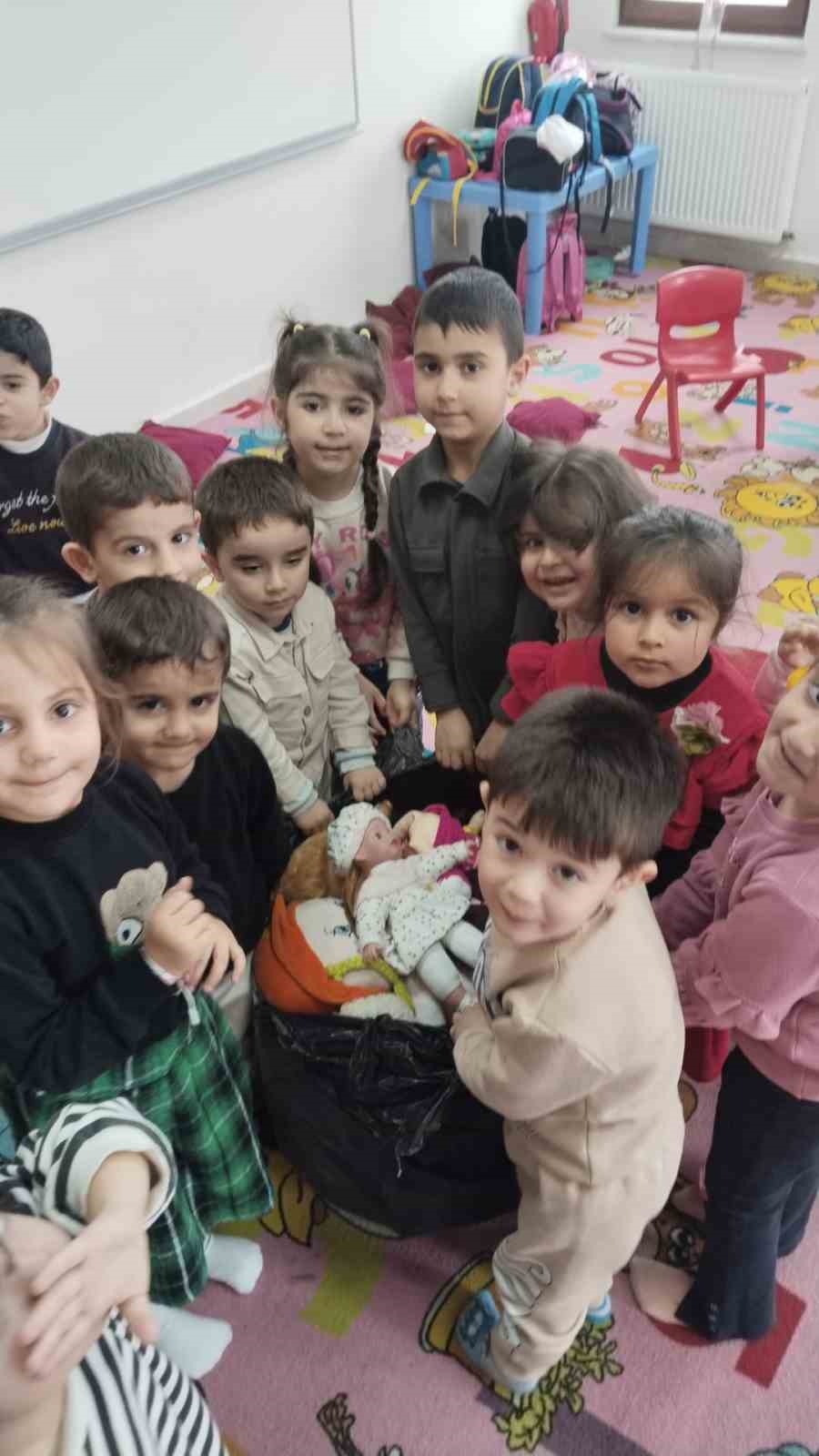 Ersander’den çocuklara bayram hediyesi
