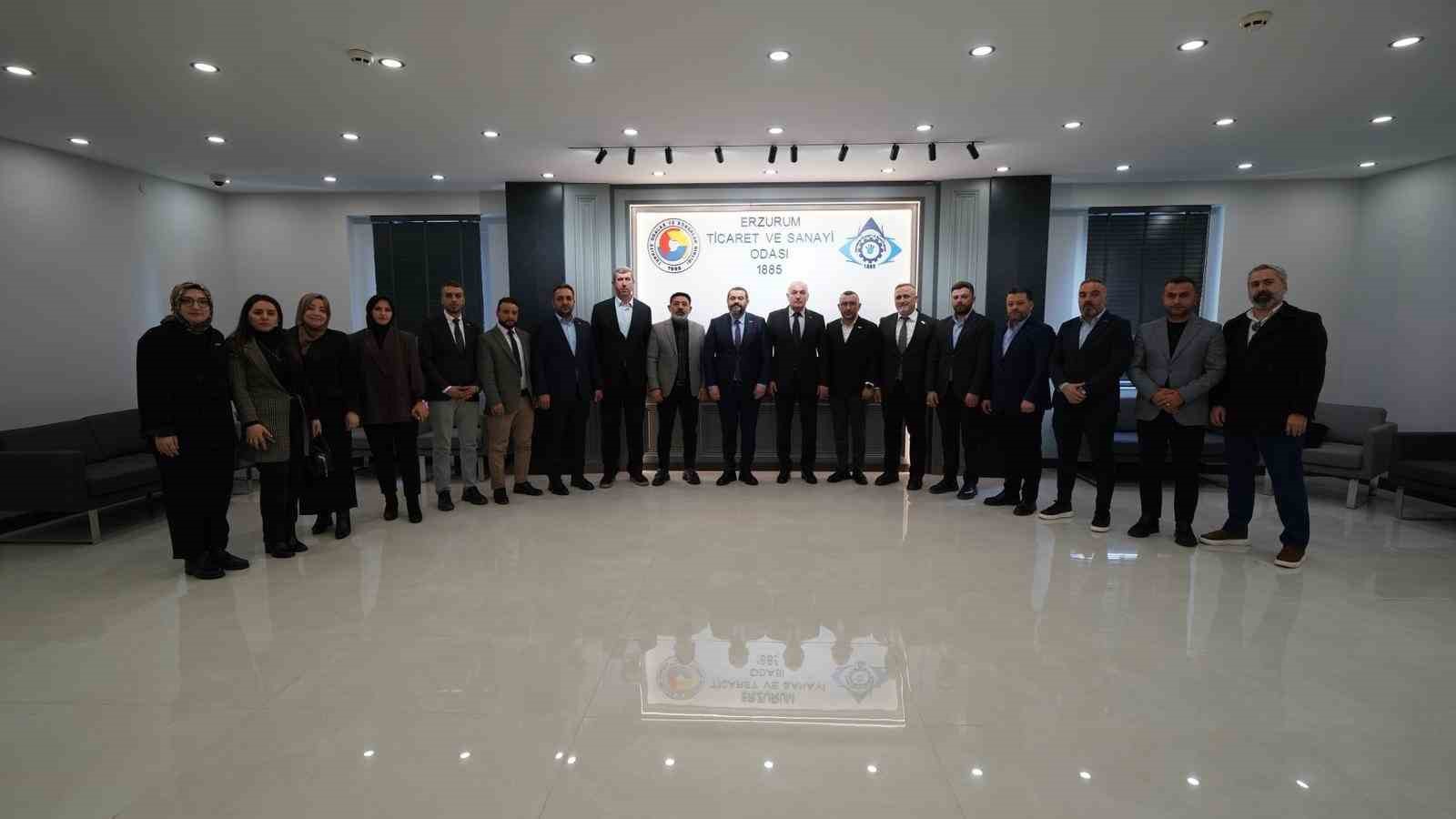 ERSİAD heyetinden ETSO’ya ziyaret: Erzurum’un stratejik önemi masaya yatırıldı
ERSİAD heyetinden ETSO’ya ziyaret: Erzurum’un stratejik önemi masaya yatırıldı