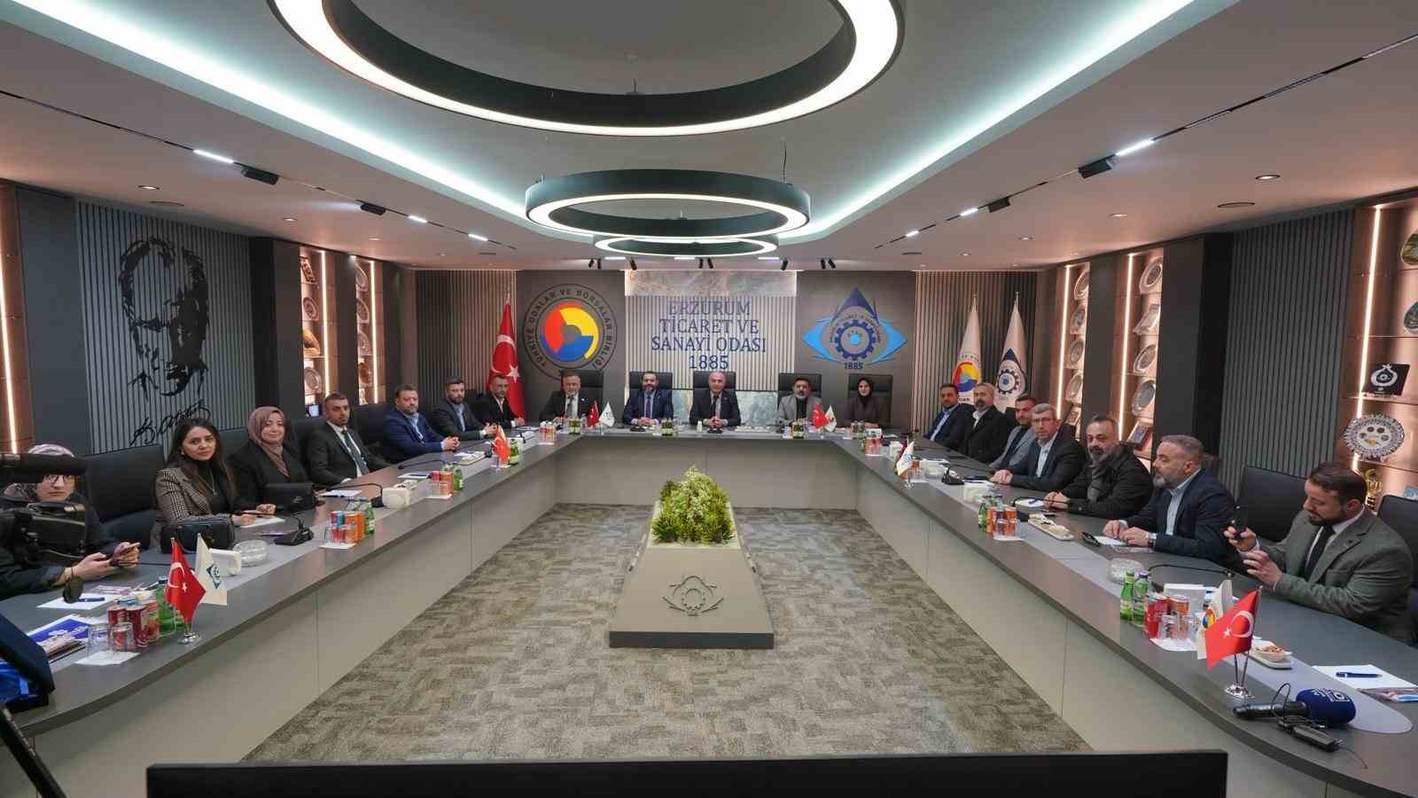 ERSİAD heyetinden ETSO’ya ziyaret: Erzurum’un stratejik önemi masaya yatırıldı
ERSİAD heyetinden ETSO’ya ziyaret: Erzurum’un stratejik önemi masaya yatırıldı