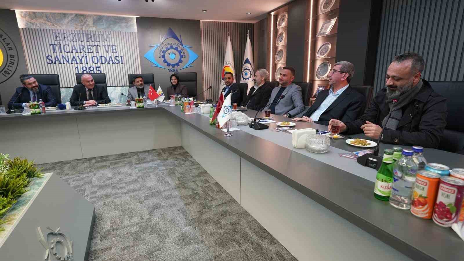 ERSİAD heyetinden ETSO’ya ziyaret: Erzurum’un stratejik önemi masaya yatırıldı
ERSİAD heyetinden ETSO’ya ziyaret: Erzurum’un stratejik önemi masaya yatırıldı