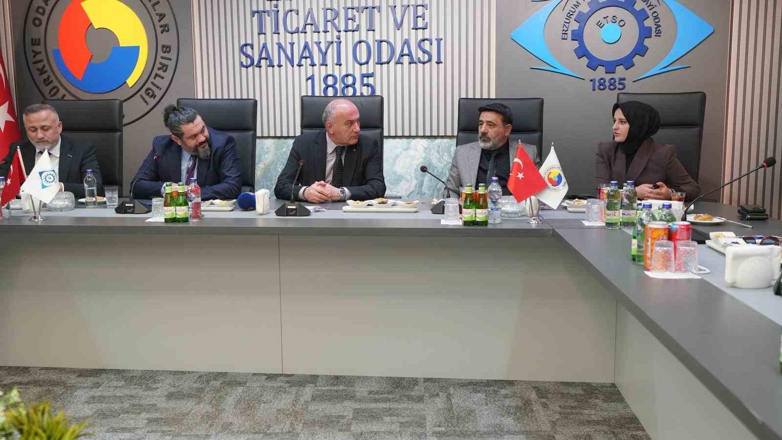 ERSİAD heyetinden ETSO’ya ziyaret: Erzurum’un stratejik önemi masaya yatırıldı
ERSİAD heyetinden ETSO’ya ziyaret: Erzurum’un stratejik önemi masaya yatırıldı