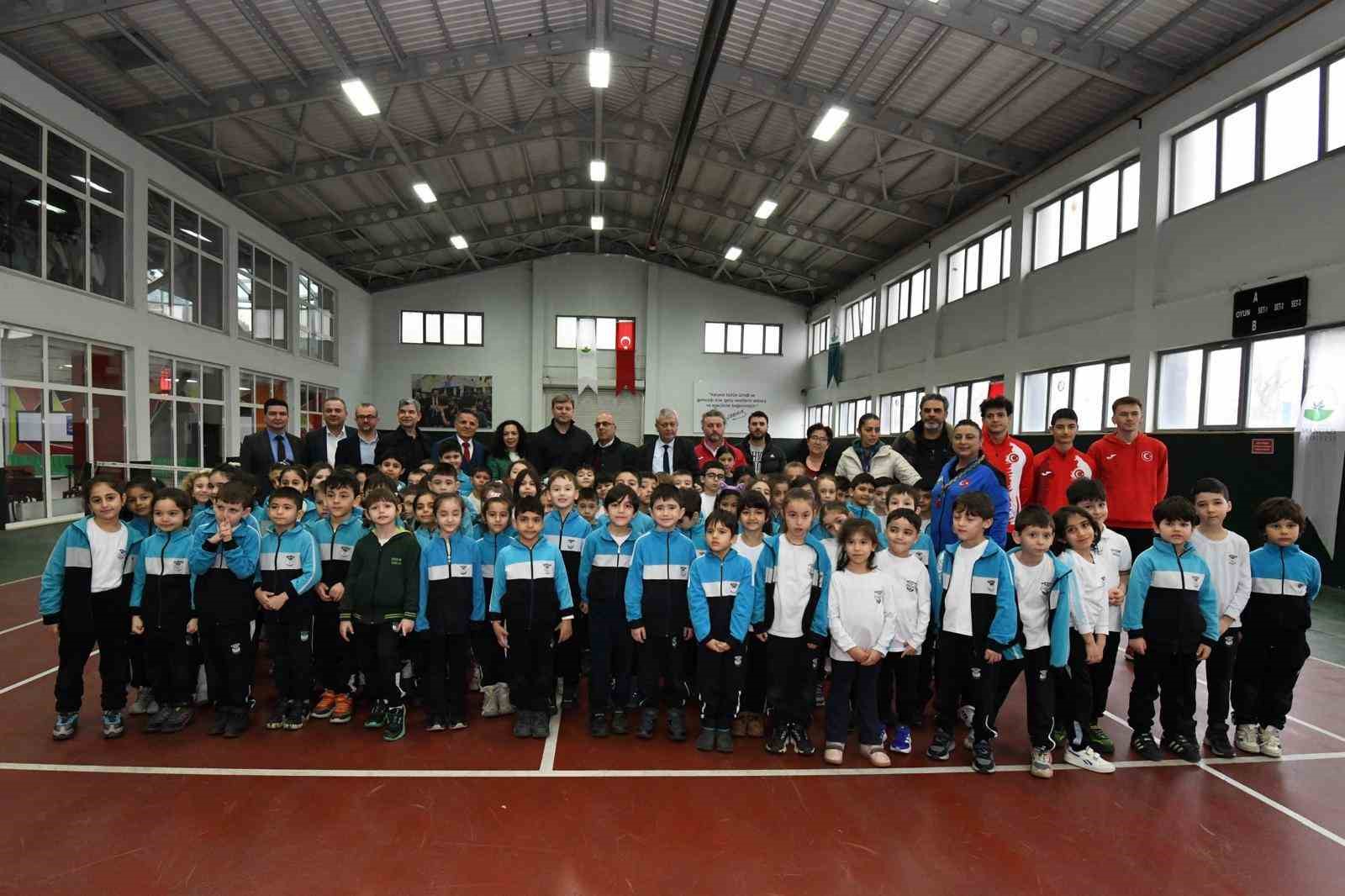 Ertuğrul Sağlam’dan genç sporculara ilham veren ziyaret
