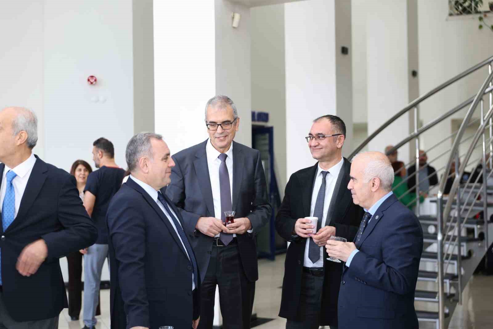 ERÜ’de bayramlaşma töreni düzenlendi
