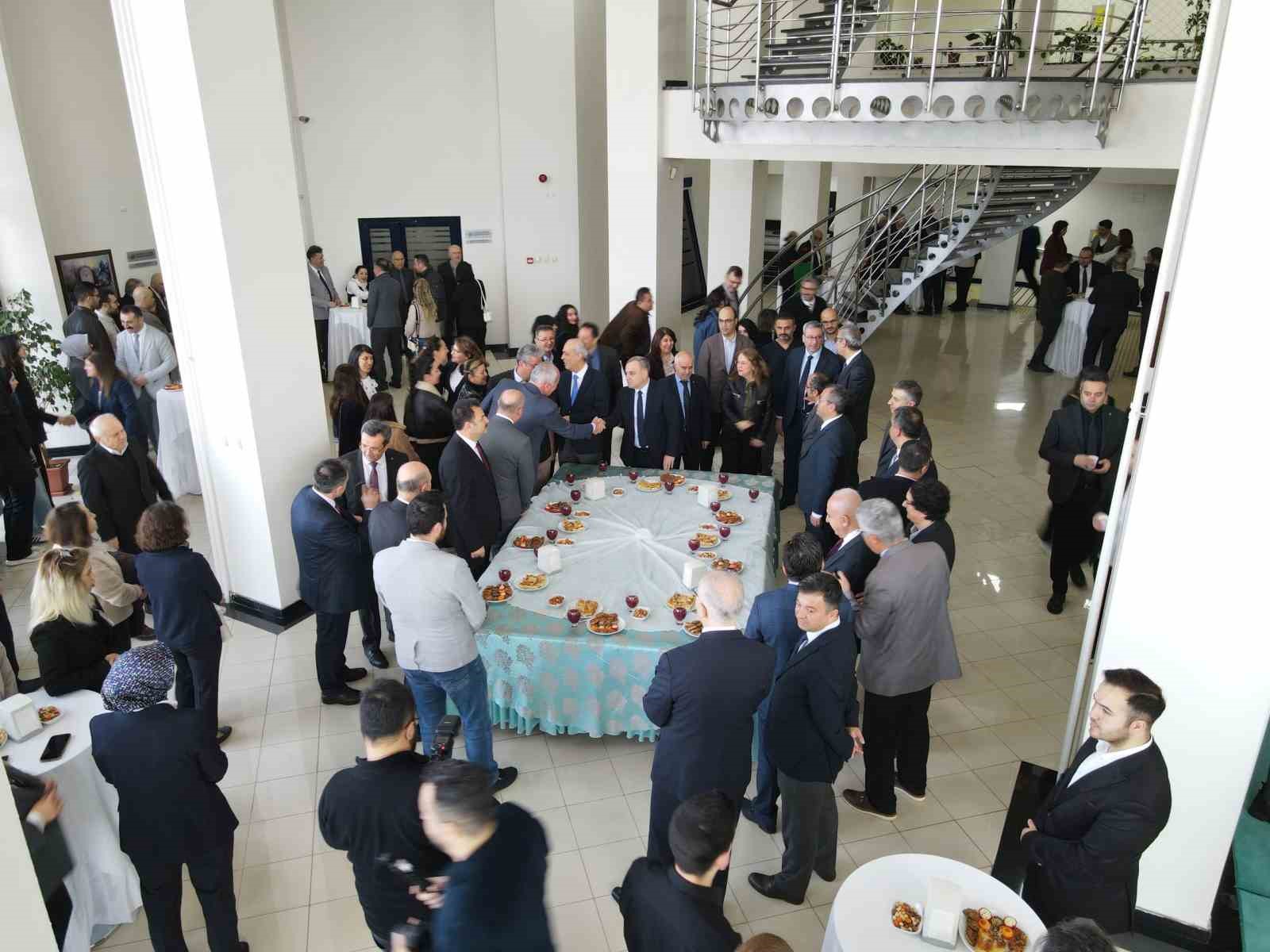 ERÜ’de bayramlaşma töreni düzenlendi
