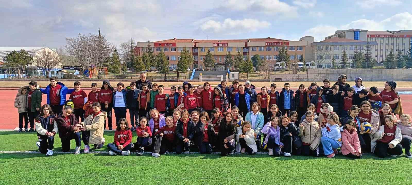 ERÜ’de ‘Kampüsün Neşesi Miniklerle Birlikte Sporla Tanışıyorum’ etkinliği
