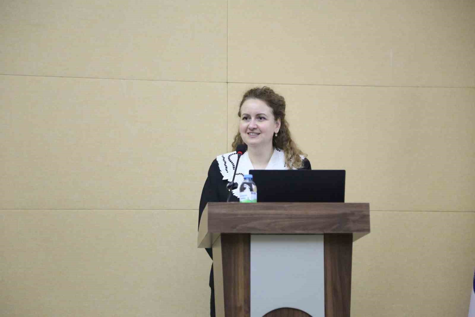 ERÜ’de ’Uzay Radyasyonunda Hayatta Kalmak’ konulu konferans düzenlendi
