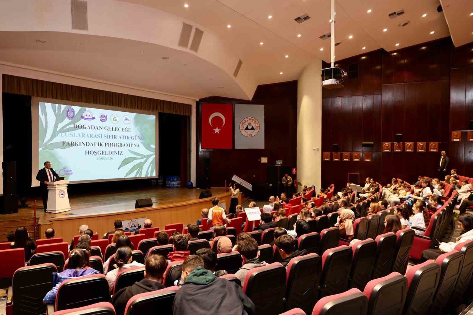 ERÜ’den Uluslararası Sıfır Atık Günü dolayısıyla farkındalık etkinliği
ERÜ’den Uluslararası Sıfır Atık Günü dolayısıyla farkındalık etkinliği