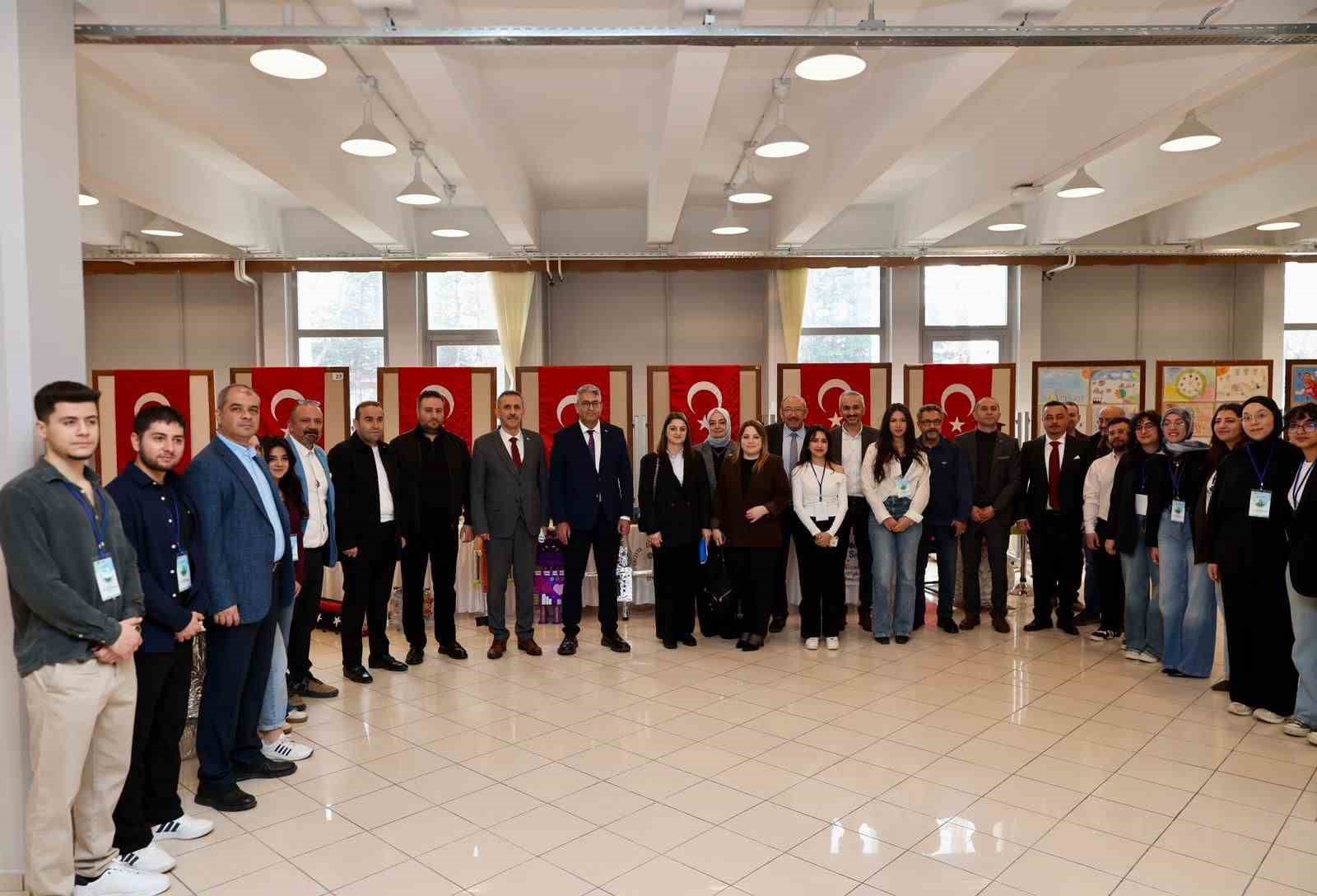 ERÜ’den Uluslararası Sıfır Atık Günü dolayısıyla farkındalık etkinliği
ERÜ’den Uluslararası Sıfır Atık Günü dolayısıyla farkındalık etkinliği