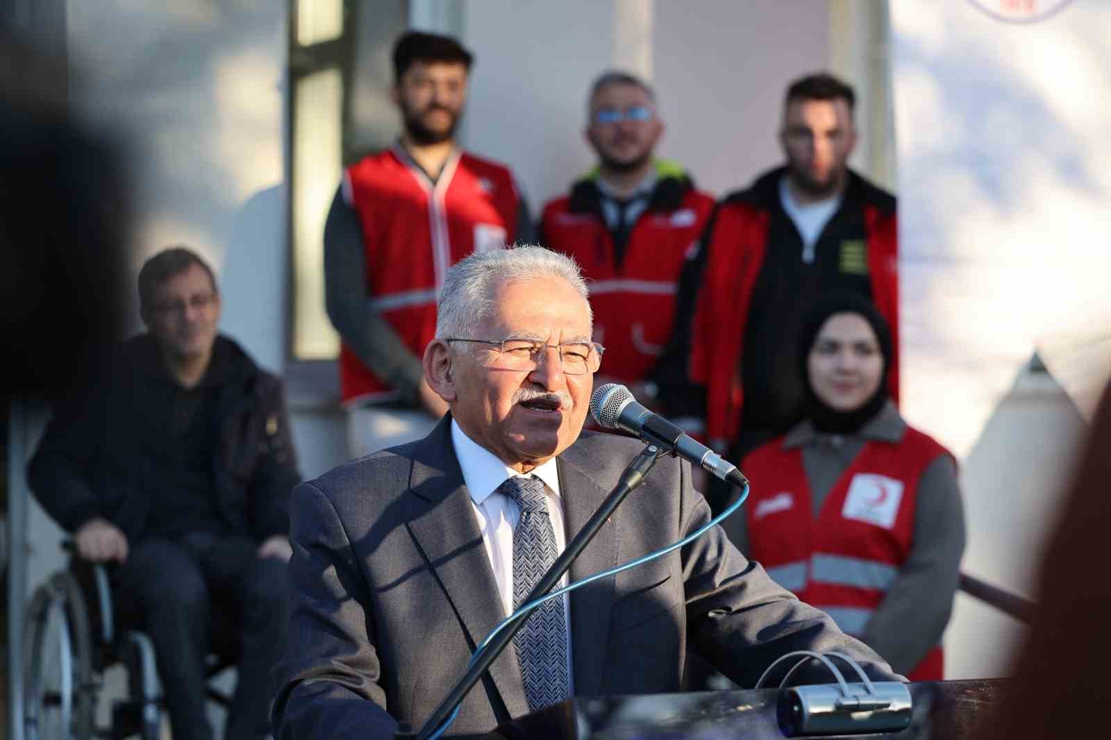 ERÜ’ye Kızılay Butik Giyim Merkezi açıldı
