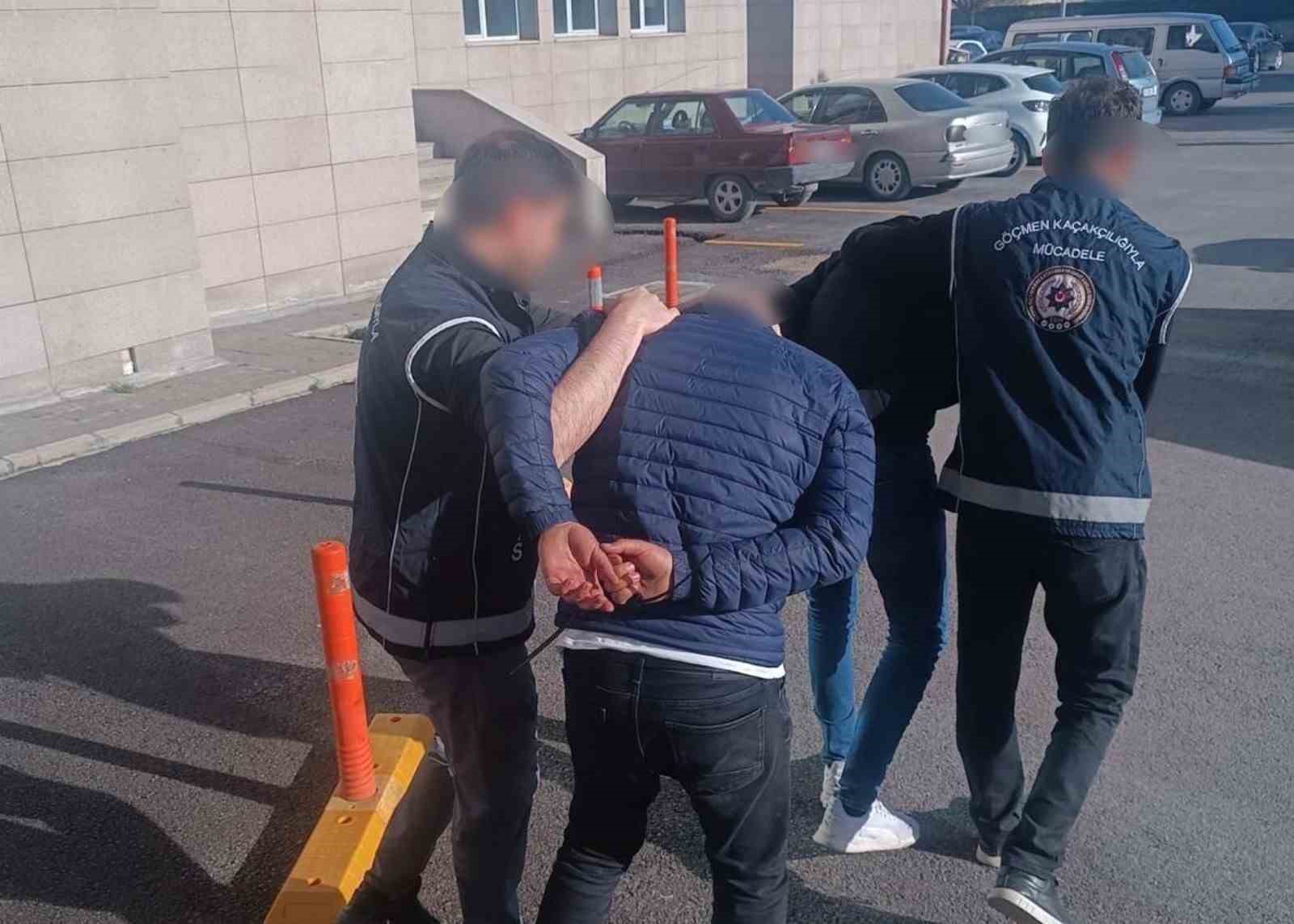 Erzincan’da 19 kaçak göçmen yakalandı, 3 organizatör tutuklandı
