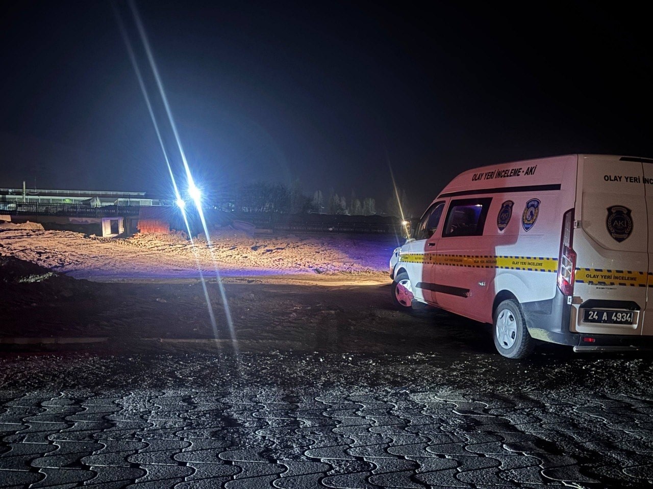 Erzincan’da araç yangınında yanan kişi hayatını kaybetti
