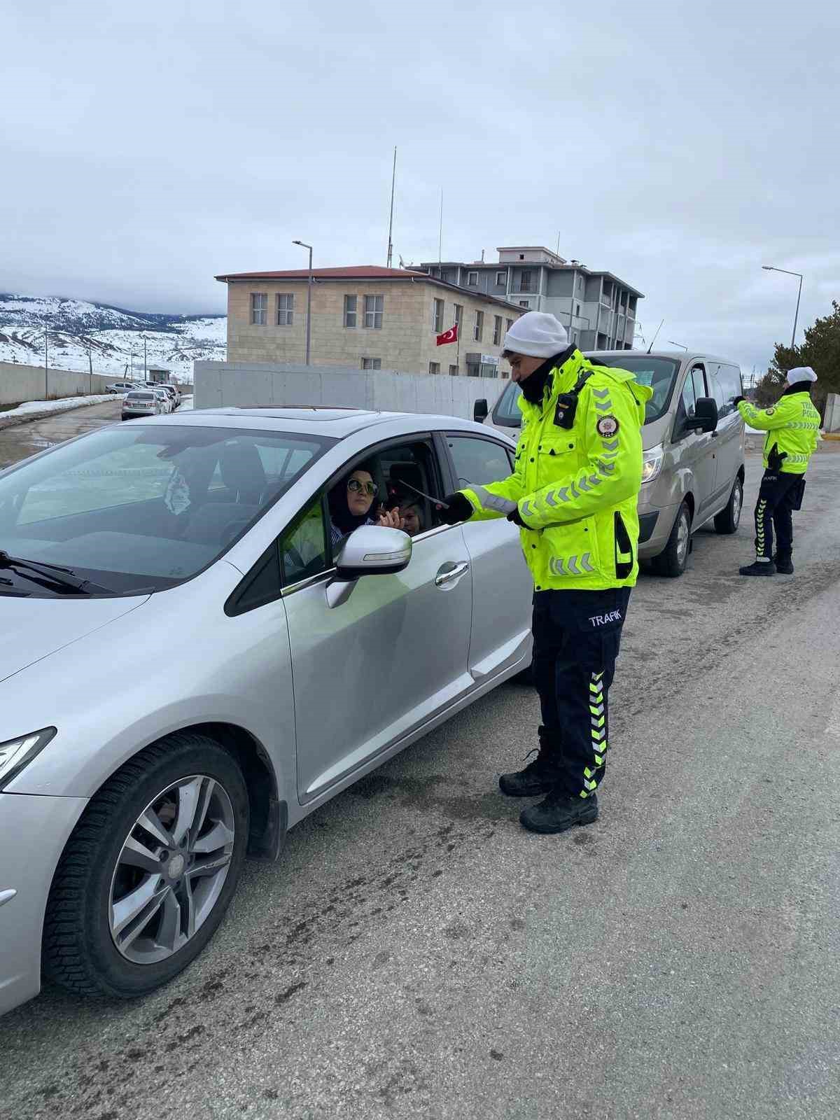 Erzincan’da bayram trafiğinde güvenlik uygulaması
