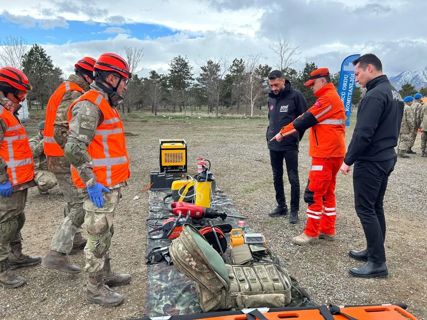Erzincan’da "Enkazdan yaralı tahliye ve çadır kurma yarışması" düzenleniyor
