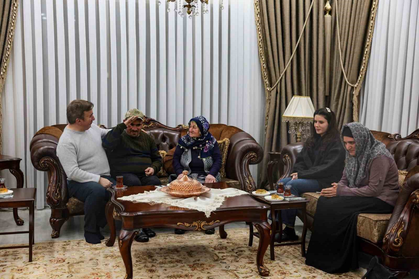 Erzincan’da hayatını kardeşlerine adayan Çilem’in sessiz kahramanlığı
