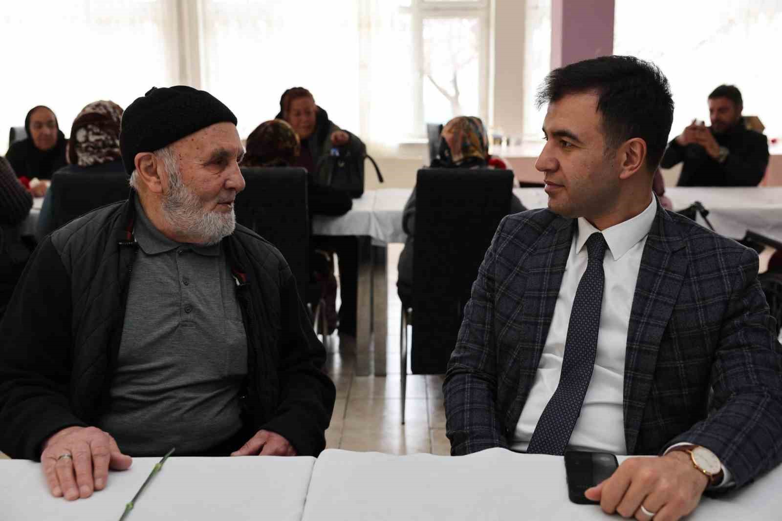 Erzincan’da huzurevi sakinleriyle bayramlaşıldı
