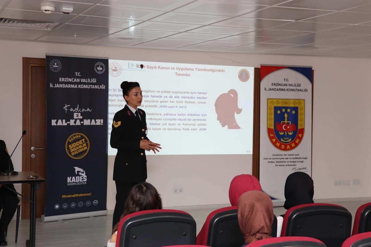 Erzincan’da kadın öğrencilere KADES bilgilendirmesi
