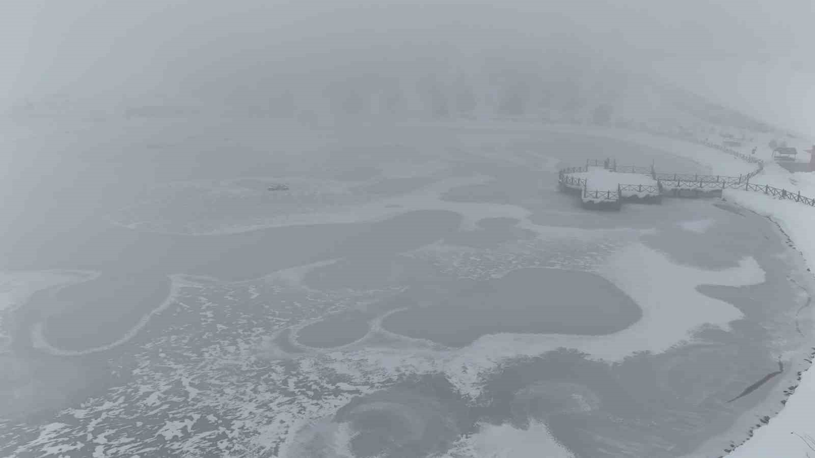 Erzincan’da kış sert yüzünü gösterdi: Doğa buzla kaplandı
