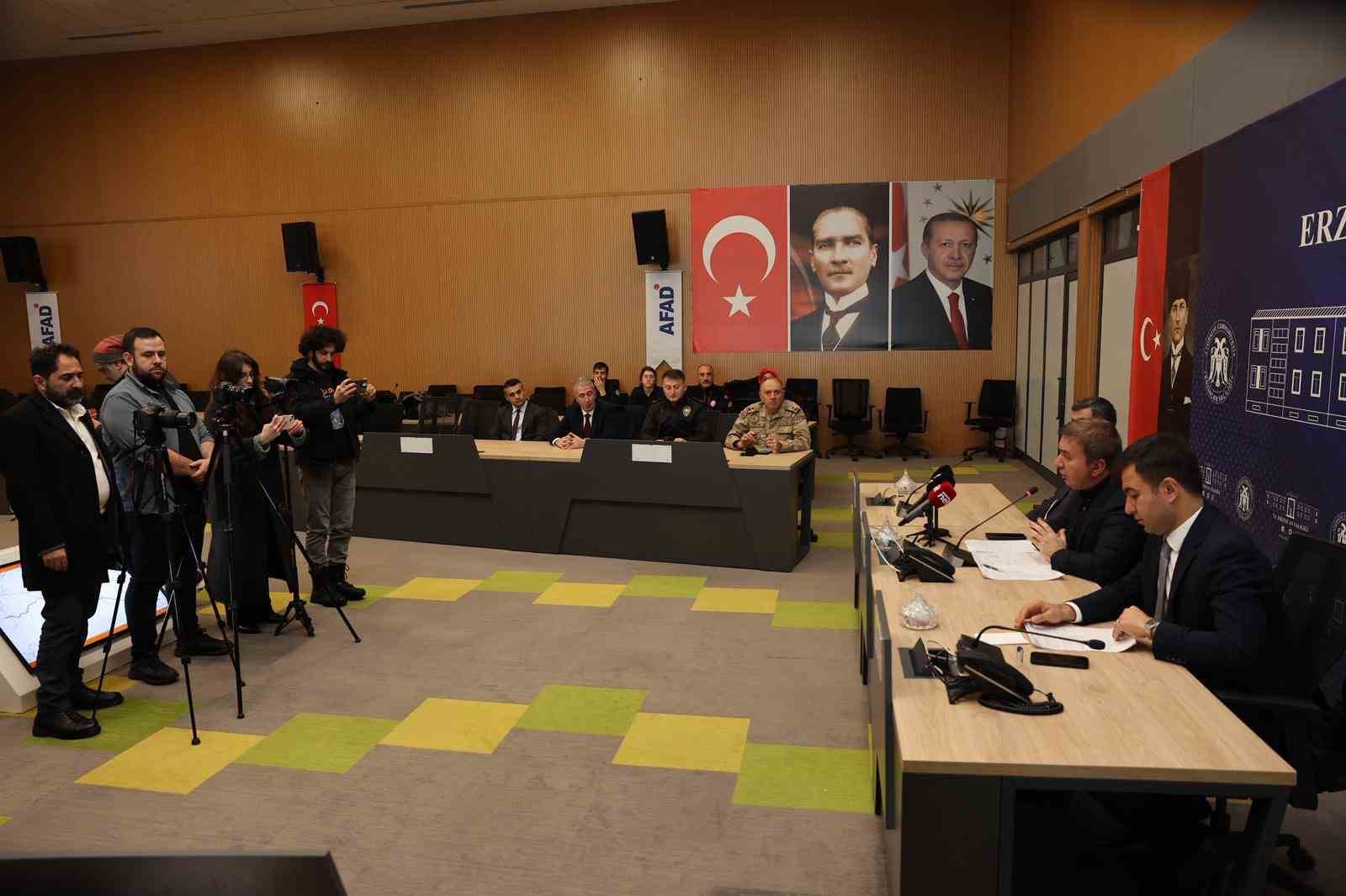 Erzincan’da mahsur kalan 39 kişi kurtarıldı
