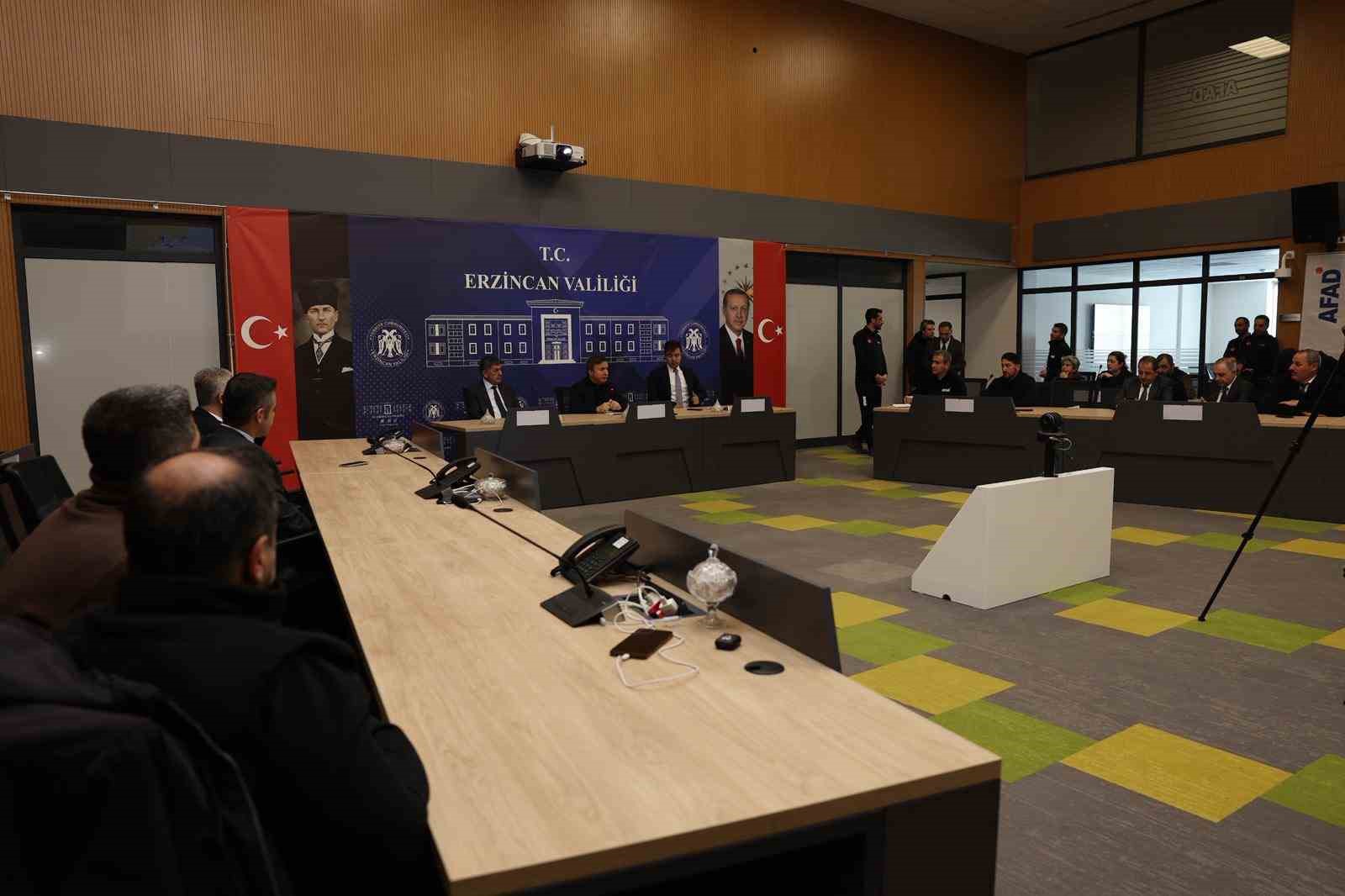 Erzincan’da mahsur kalan 39 kişi kurtarıldı
