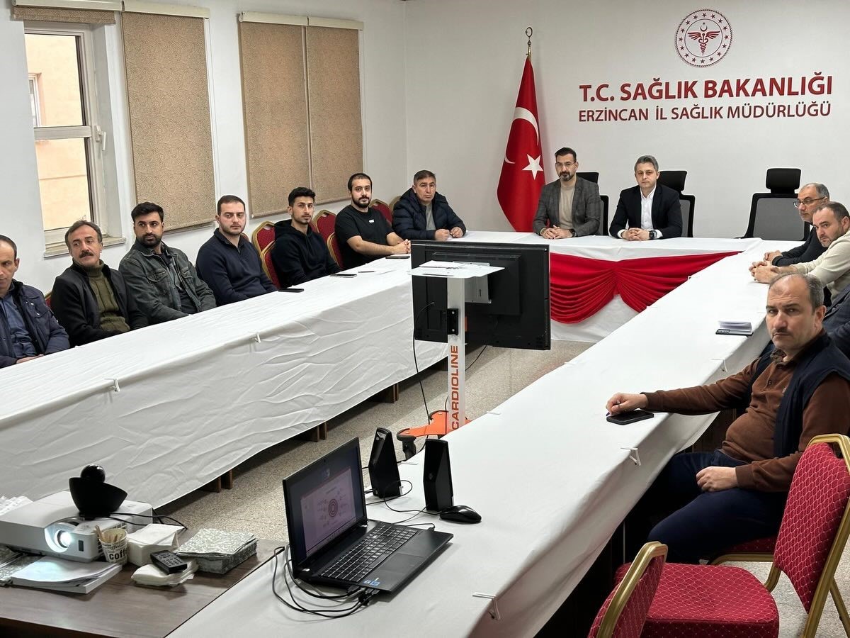 Erzincan’da "Mali Süreç Yönetimi" online eğitimi düzenlendi
Erzincan’da "Mali Süreç Yönetimi" online eğitimi düzenlendi