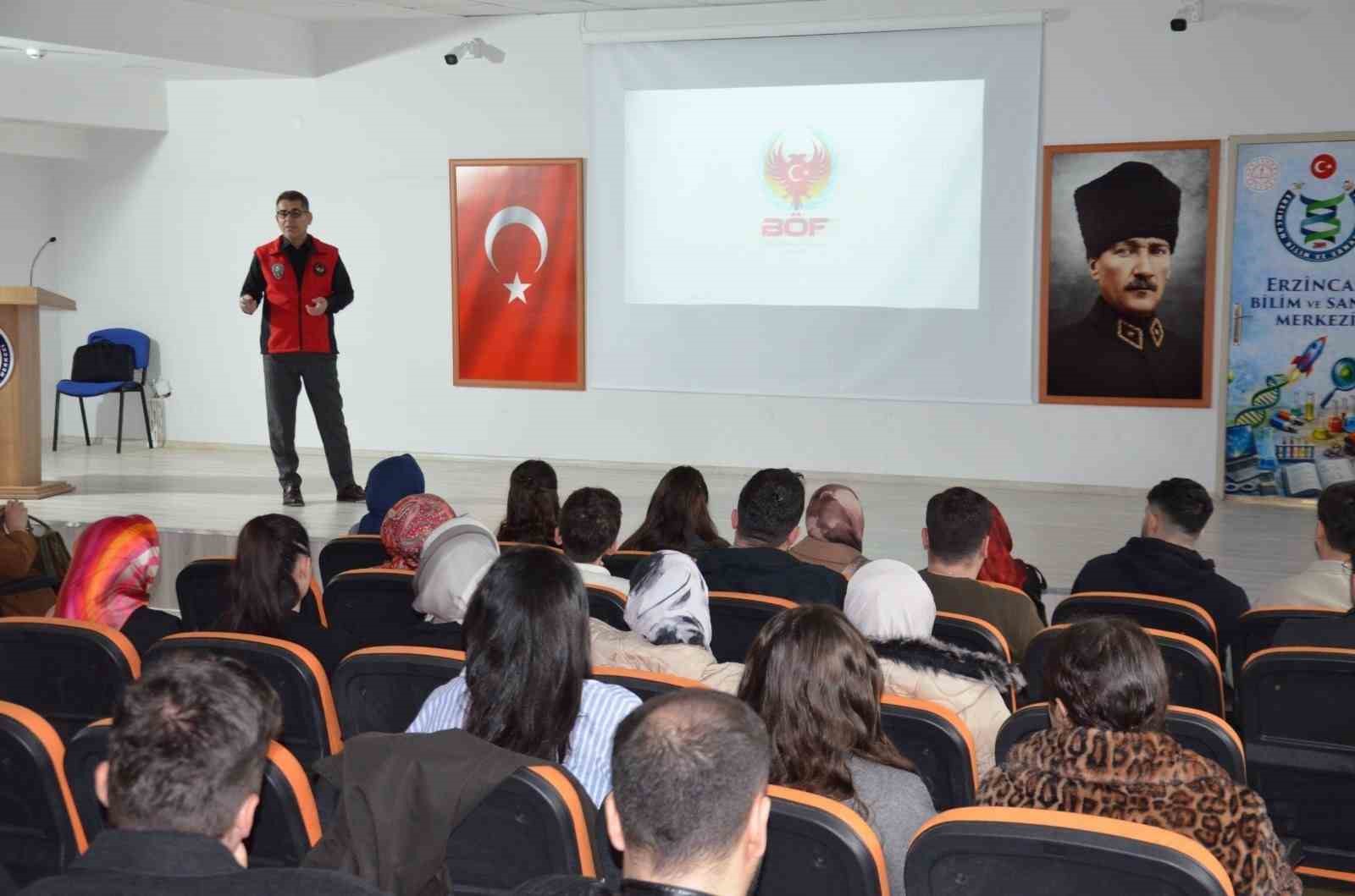Erzincan’da öğretmenlere terörle mücadele farkındalık semineri
