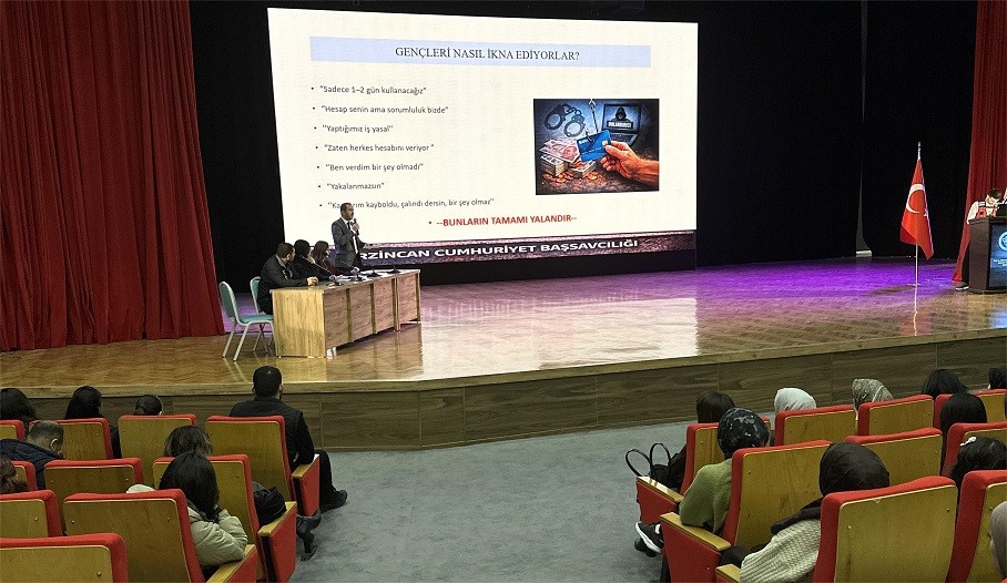 Erzincan’da siber suçlara karşı bilgilendirme paneli düzenlendi
