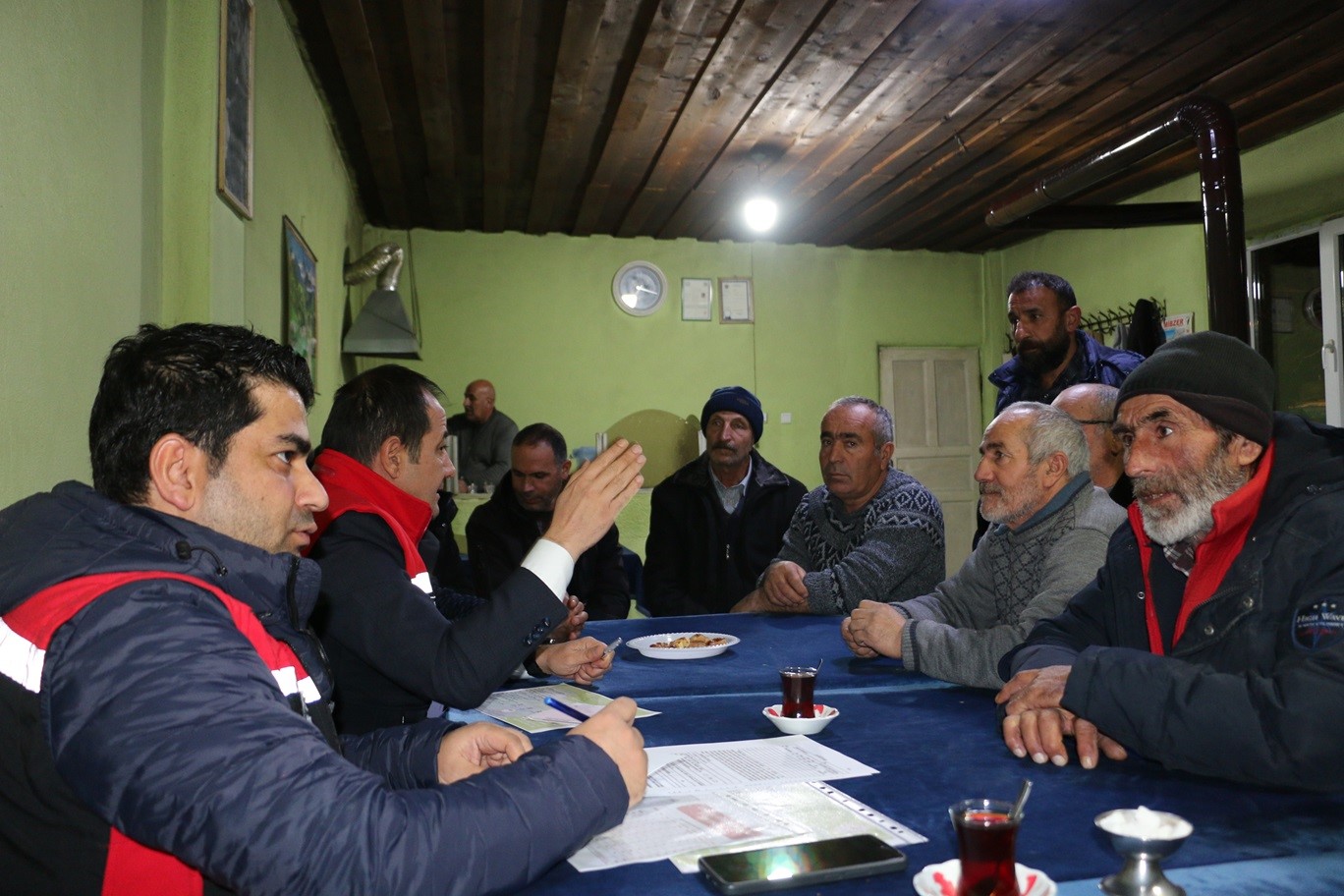 Erzincan’da tarımda yeni dönem: Köylerde gece toplantıları başladı
