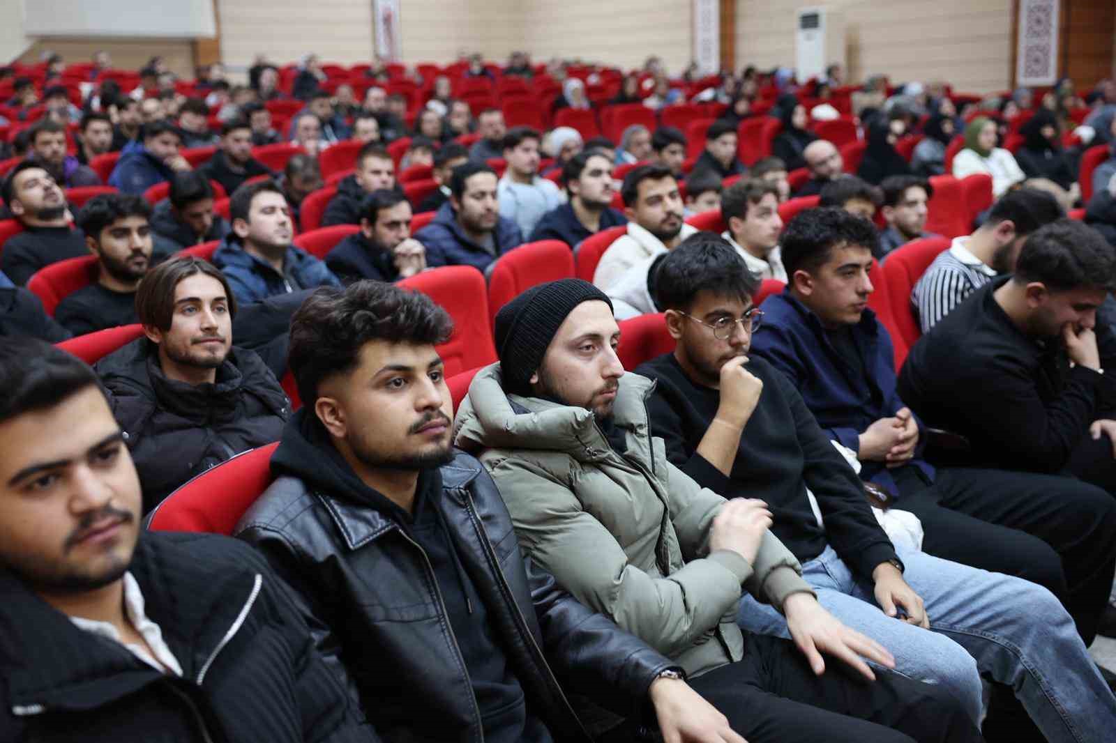 Erzincan’da Umre ödüllü gençlik yarışması
