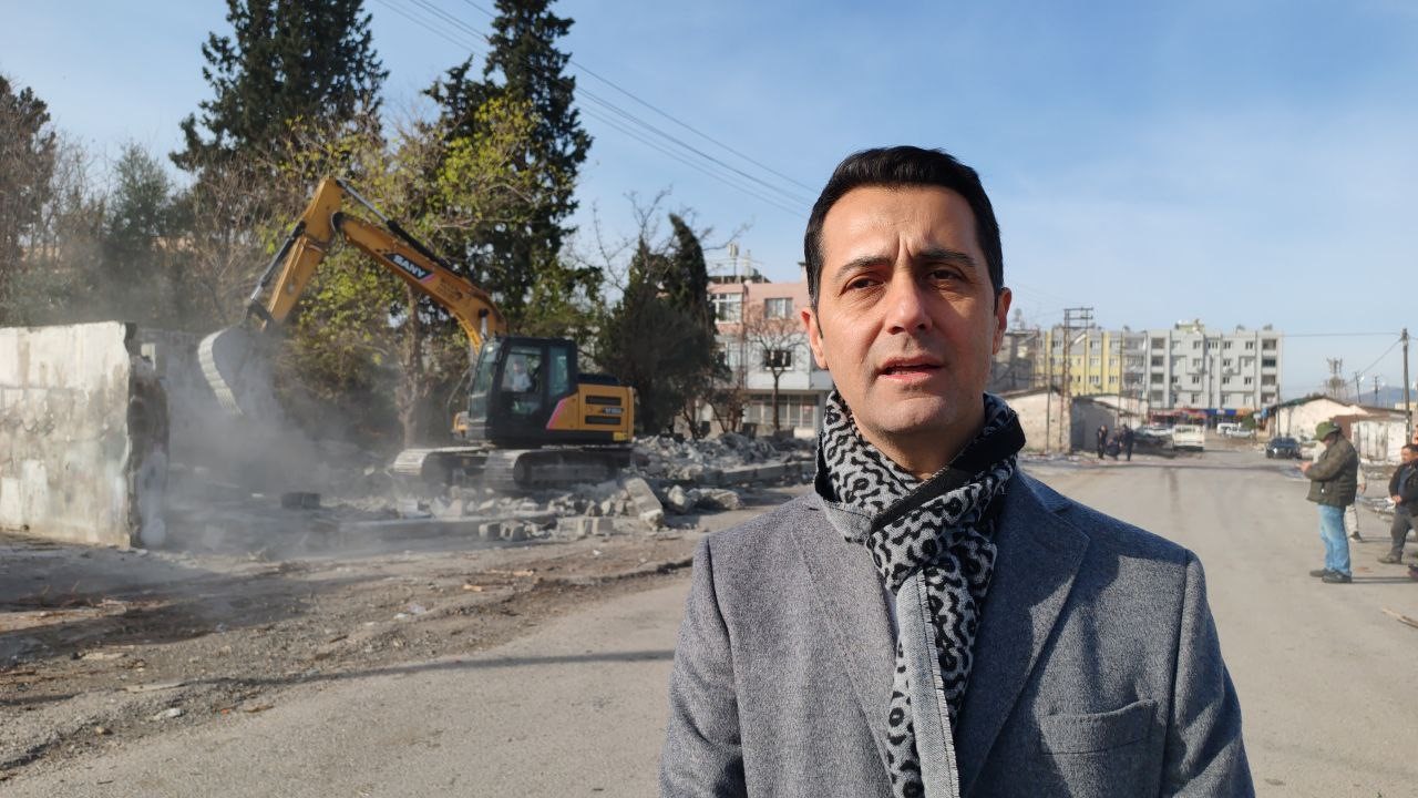 Erzin’e 47 yıldır hizmet eden sanayi sitesi yıkılıyor
