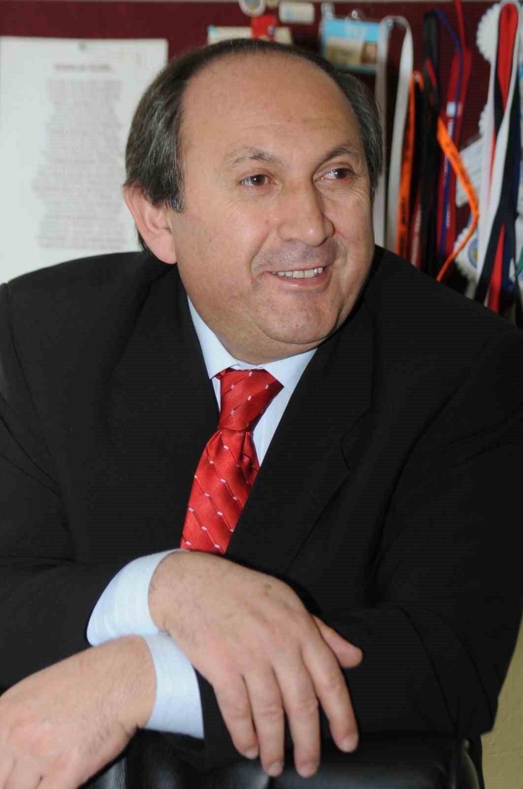 Erzurum basının duayen ismi Feridun Fazıl Özsoy hayatını kaybetti
Erzurum basının duayen ismi Feridun Fazıl Özsoy hayatını kaybetti